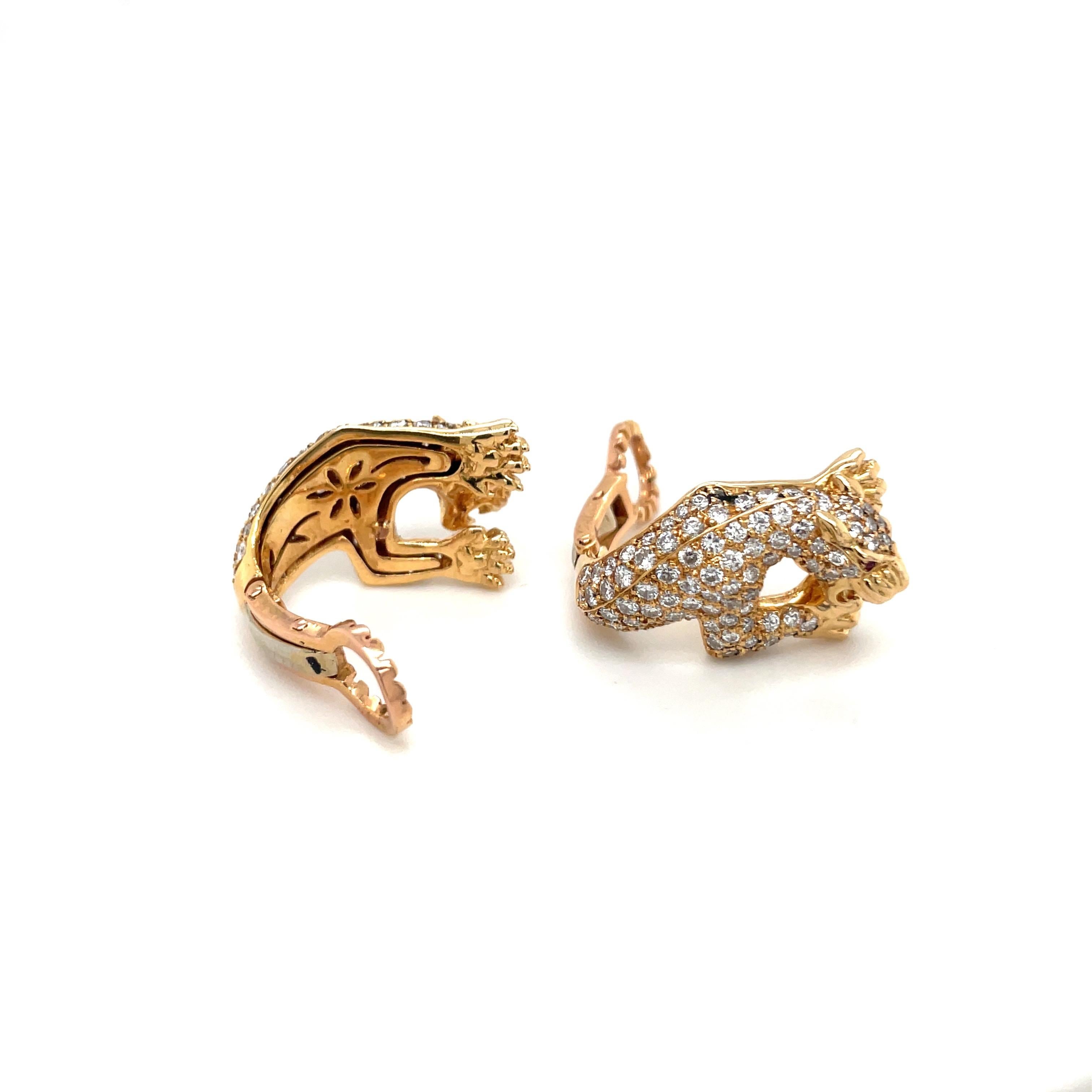 Contemporary Carrera Y Carrera 18 KT Yellow Gold 2.75 Ct. Full Pave Diamond Panther Earrings For Sale