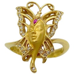 Carrera Y Carrera 18 Karat Yellow Gold Butterfly Mask Ring with Diamonds
