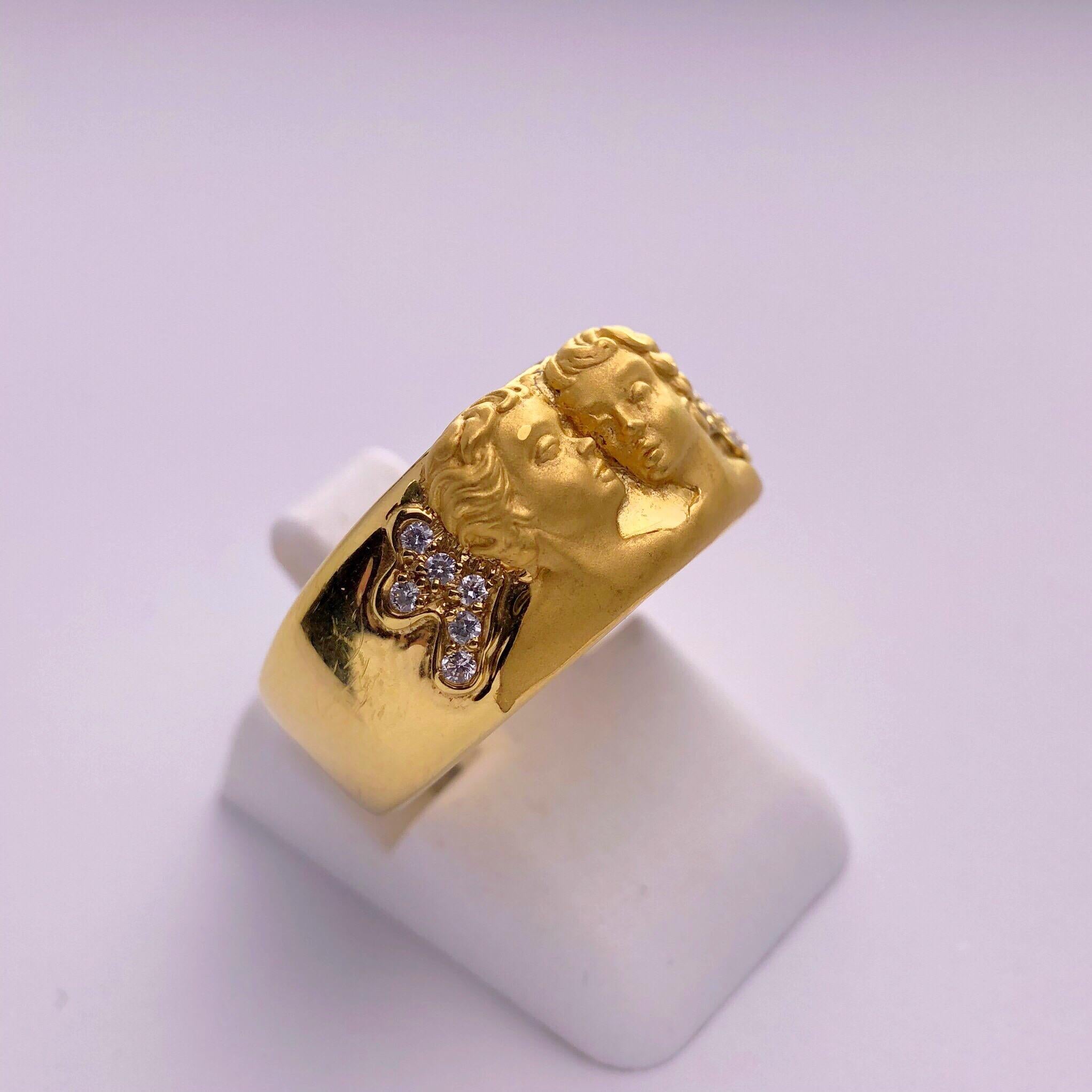 Carrera Y Carrera has built its its famous name on figurative designs, an obsession with surface finishes, and a compelling way of seeing beauty in art and nature. This 18 karat yellow gold ring is a perfect example of Carrera's iconic designs. The