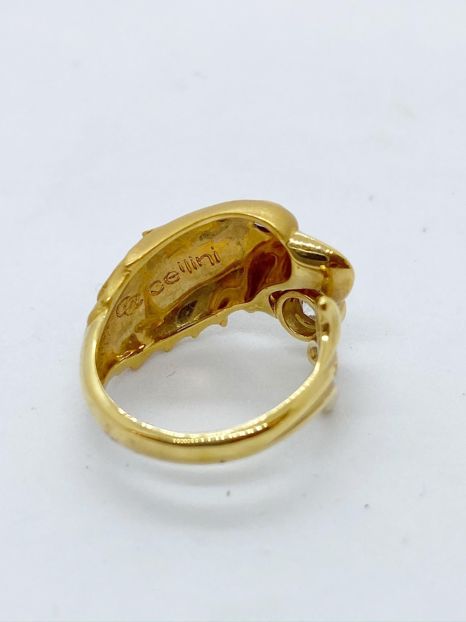 Round Cut Carrera Y Carrera 18 Karat Yellow Gold Eagle Ring with .35 Carat Diamond For Sale