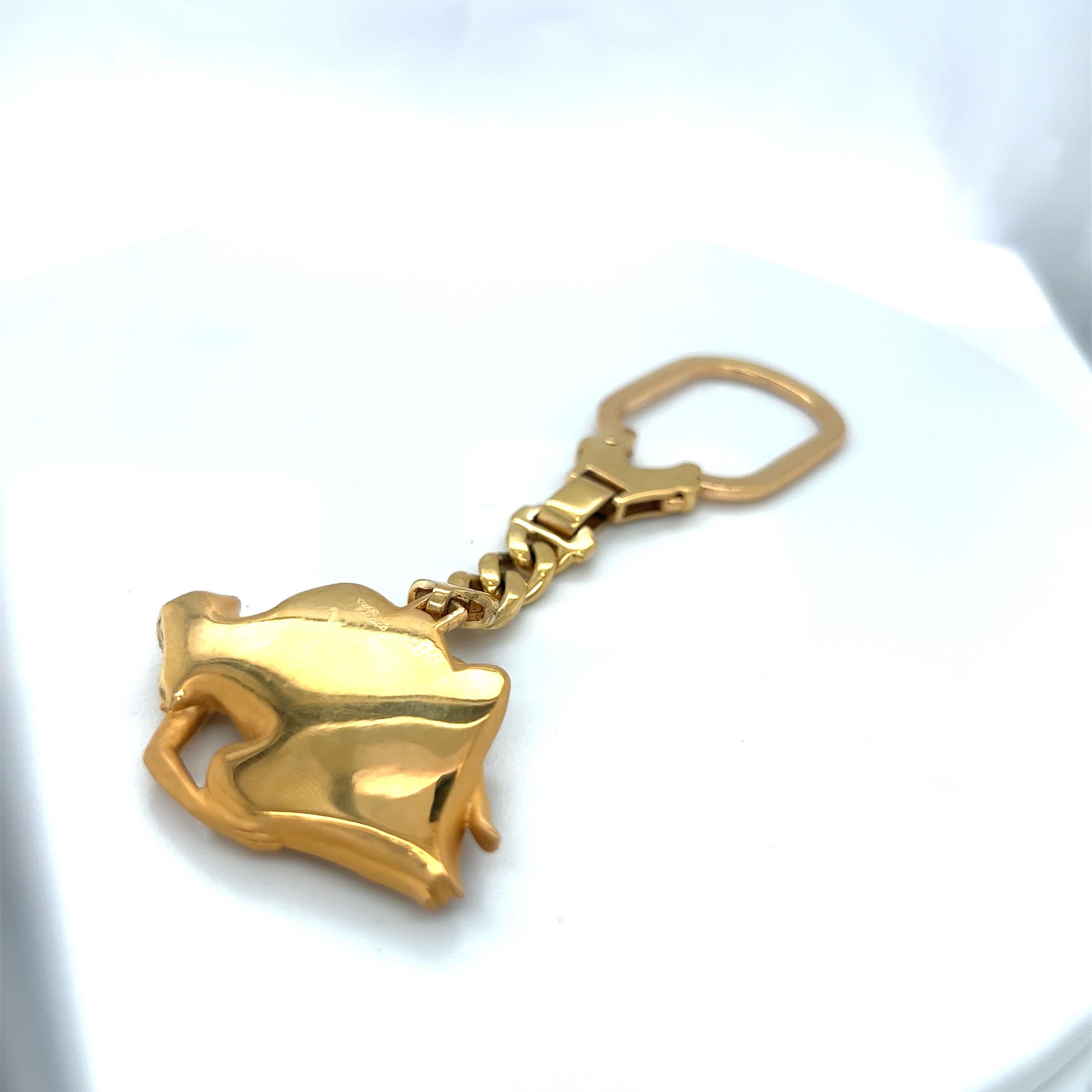 Carrera Y Carrera 18 KT Yellow Gold Lovers Key Chain In New Condition For Sale In New York, NY