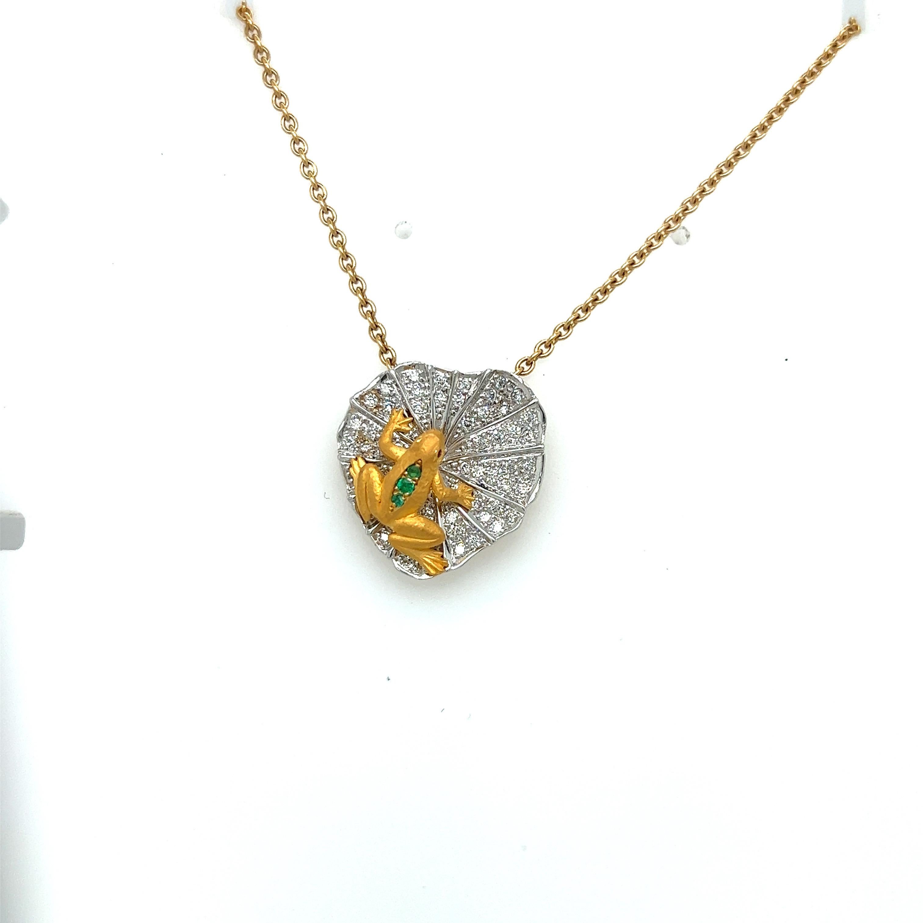 Carrera Y Carrera has built its its famous name on figurative designs, an obsession with surface finishes, and a compelling way of seeing beauty in art and nature.
This 18 karat yellow gold pendant is the perfect example of Carrera's iconic work. An