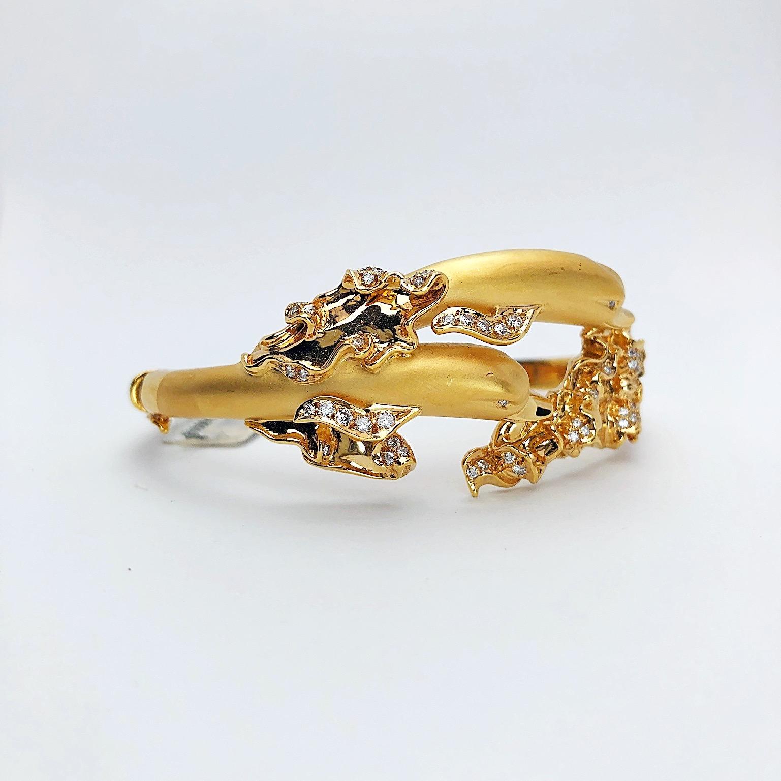 Carrera y Carrera 18 Karat Gelbgold Doppel- Delphin-Armband mit Diamanten im Zustand „Neu“ im Angebot in New York, NY