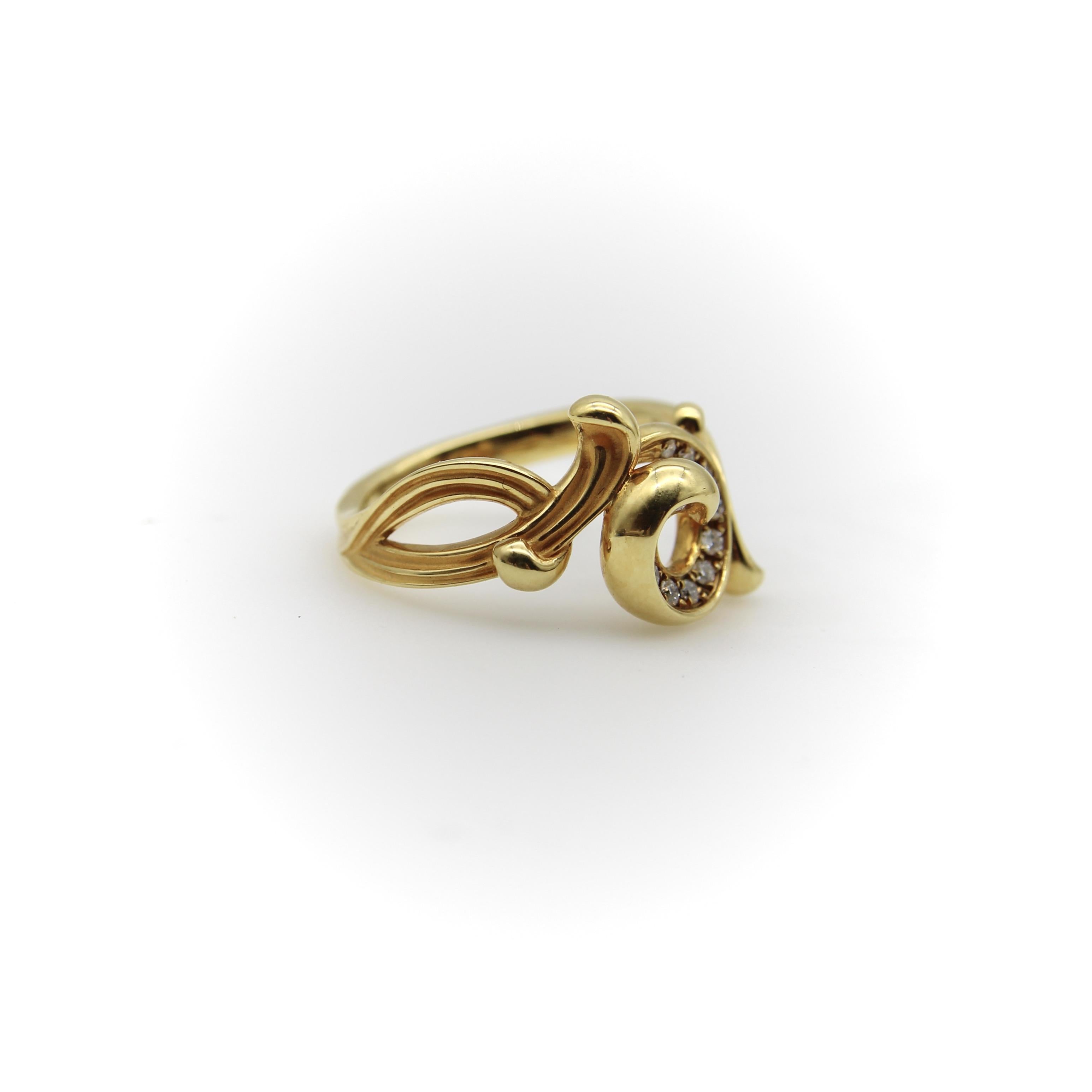 Contemporary Carrera y Carrera 18K Gold and Diamond Origen Spiral Ring For Sale