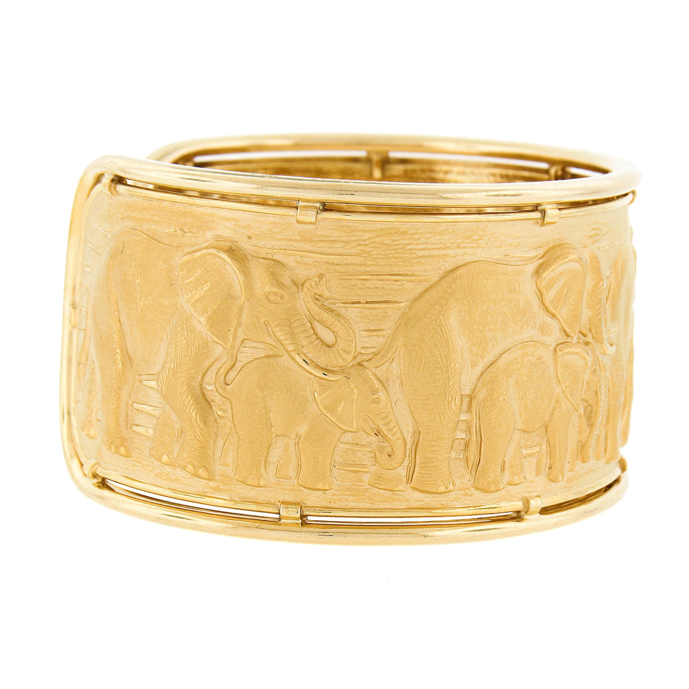 Women's Carrera y Carrera 18k Gold Detailed Family of Elephants Open Wide Cuff Bracelet