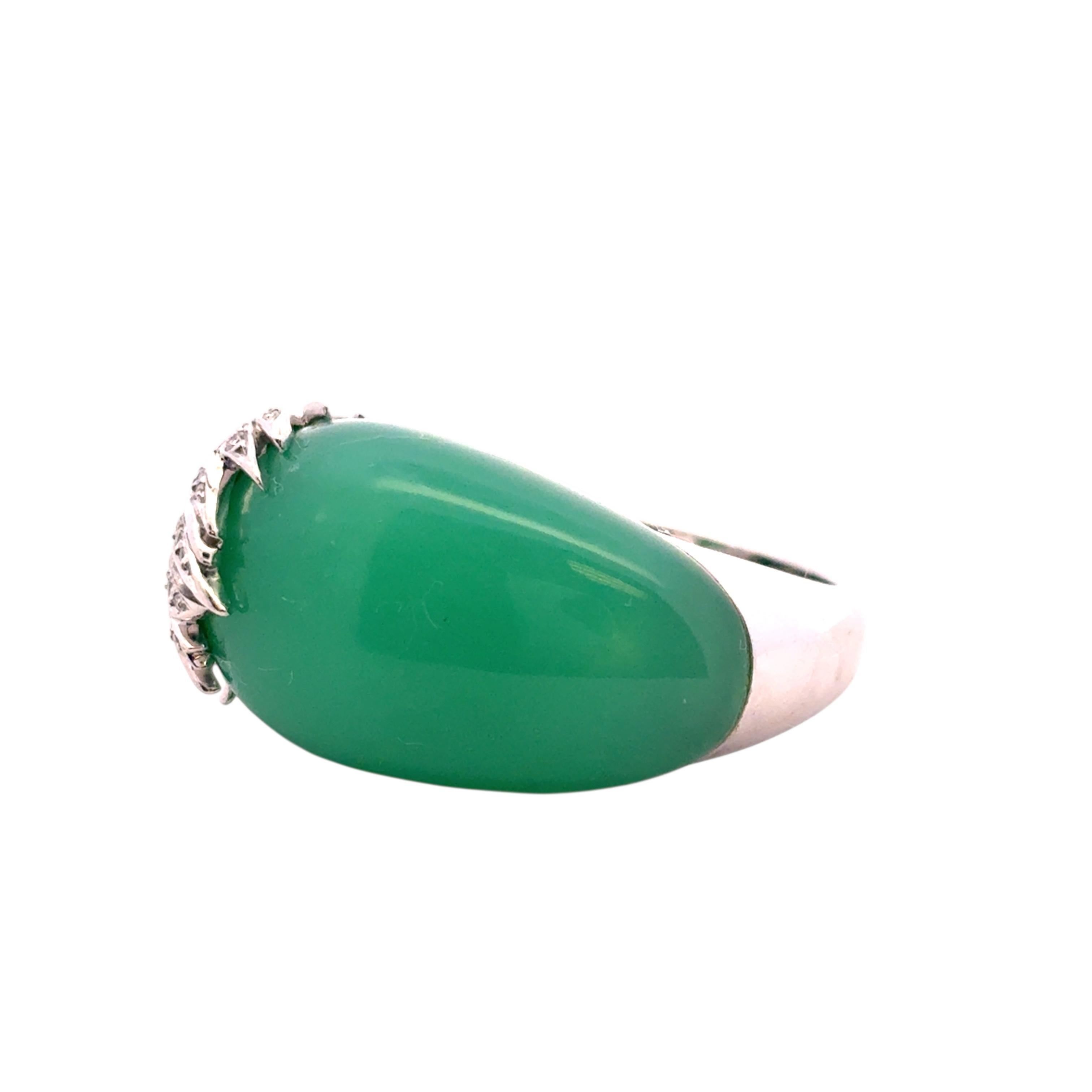 Carrera y Carrera 18k White Gold Green Chalcedony and Diamond Peacock Ring in vendita 1