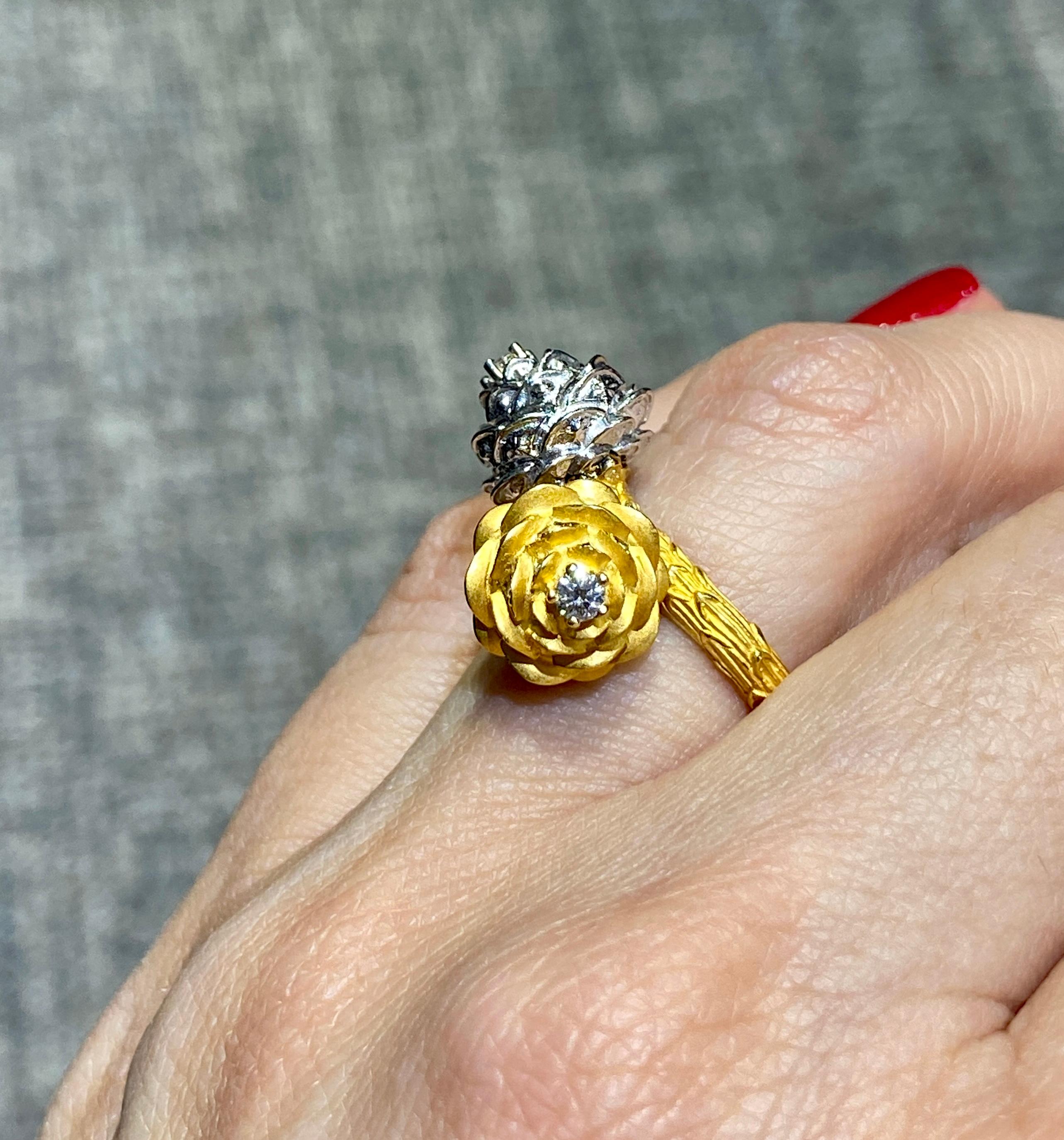 Carrera y Carrera 18k yellow and white gold pine cone ring with diamonds For Sale 4
