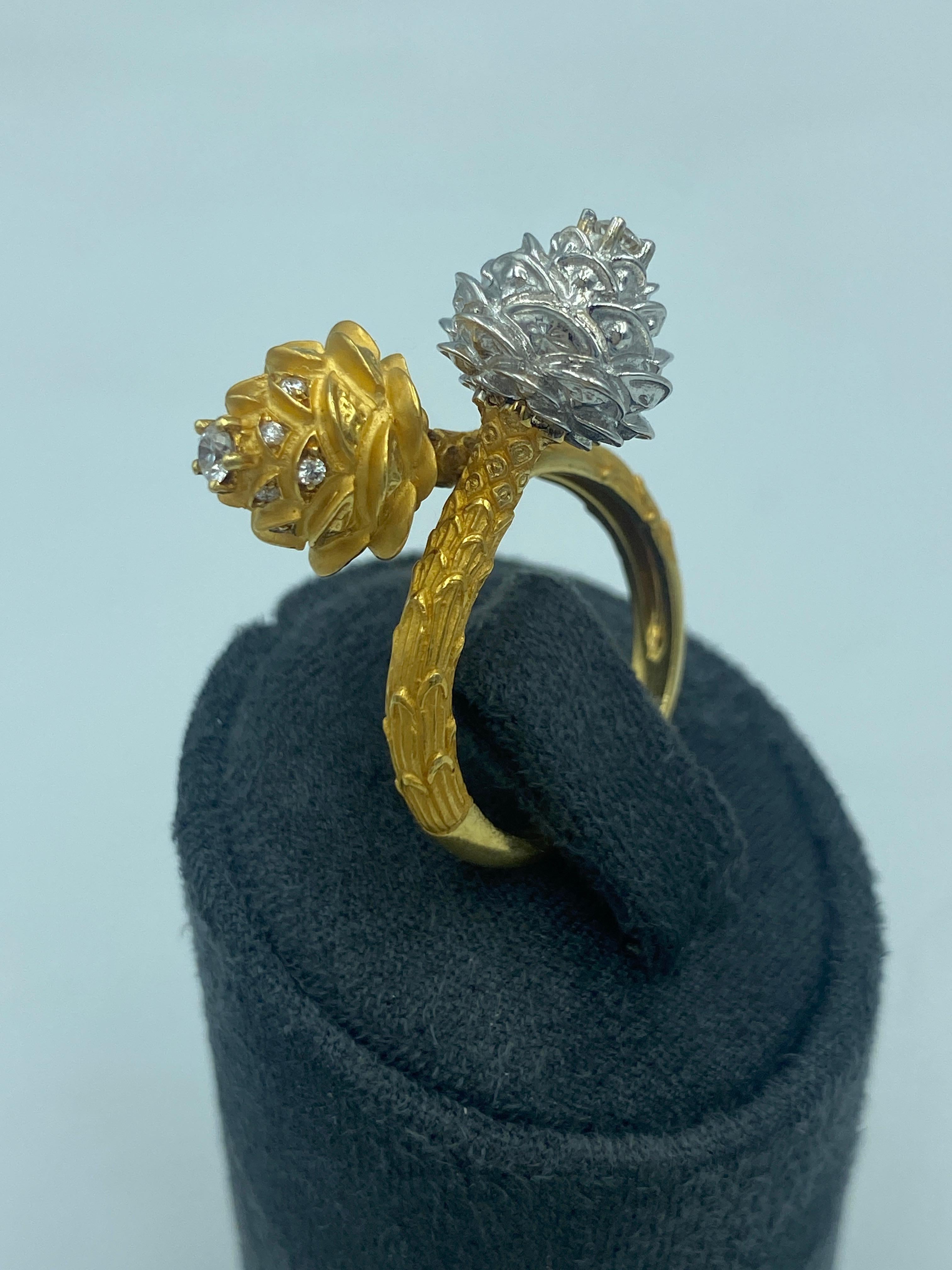 Carrera y Carrera 18k yellow and white gold pine cone ring with diamonds In Excellent Condition For Sale In London, GB