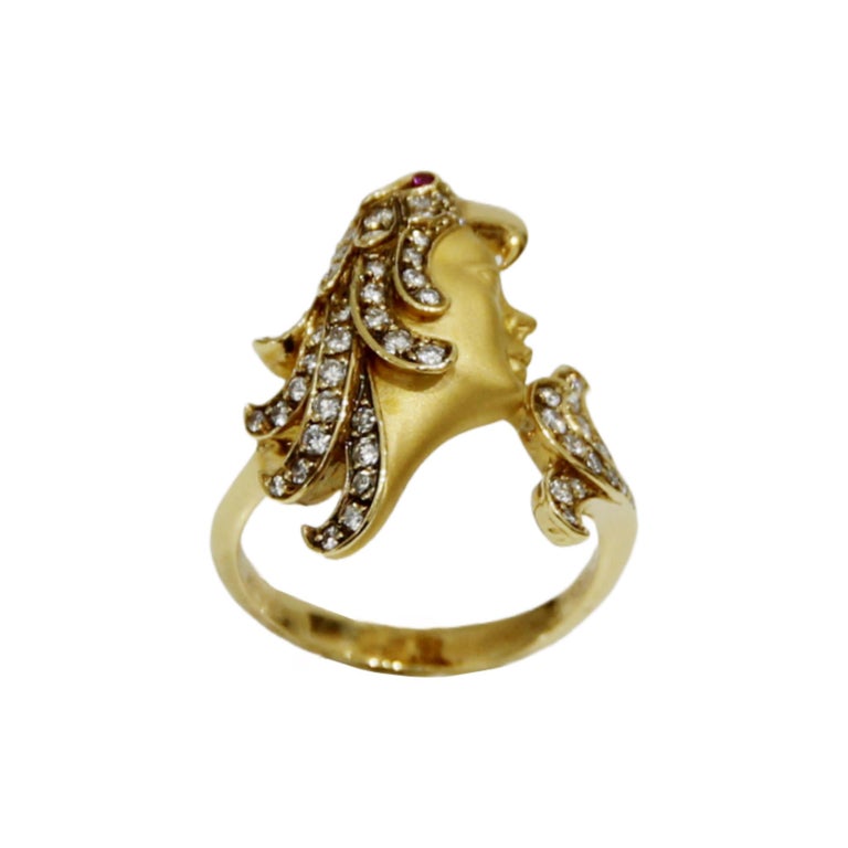 Carrera Y Carrera 18K Yellow Gold and Diamond Face Ring For Sale at 1stDibs