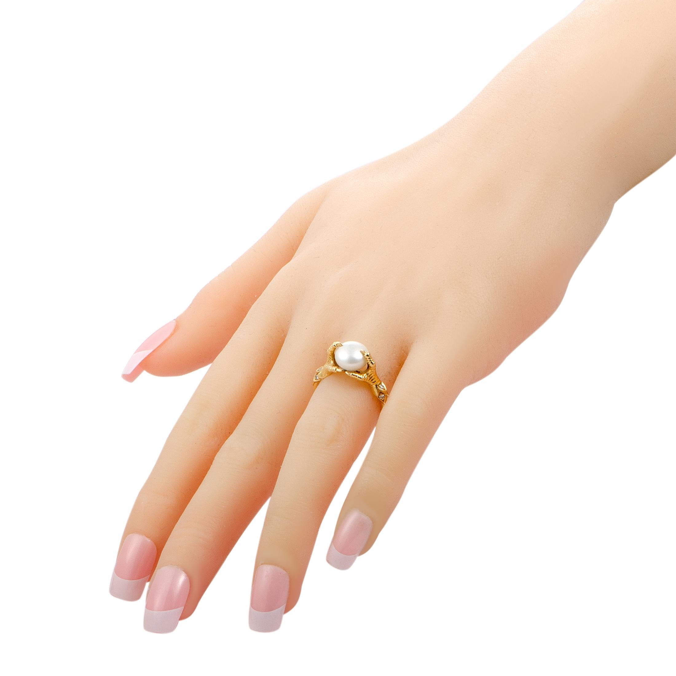 Carrera y Carrera 18 Karat Yellow Gold Diamond and Pearl Ring In Excellent Condition In Southampton, PA