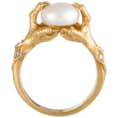 Carrera y Carrera 18 Karat Yellow Gold Diamond and Pearl Ring