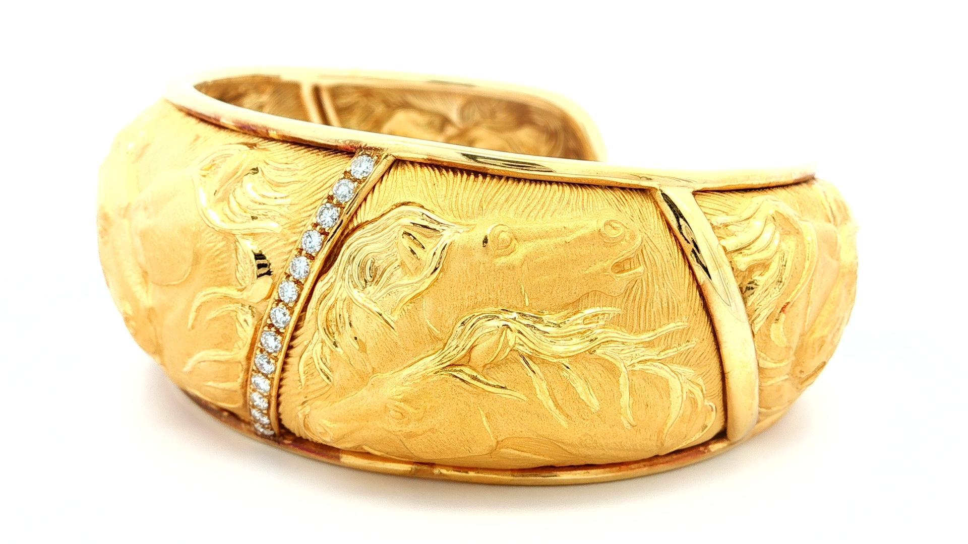 Carrera Y Carrera 18k Yellow Gold Diamond Horse Repousse Wide Open Cuff Bracelet For Sale 12