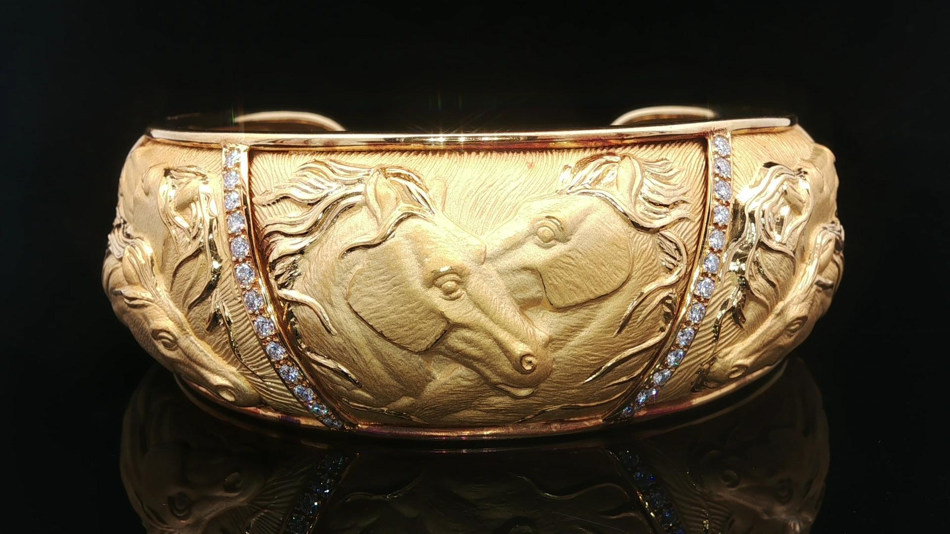 Women's Carrera Y Carrera 18k Yellow Gold Diamond Horse Repousse Wide Open Cuff Bracelet For Sale