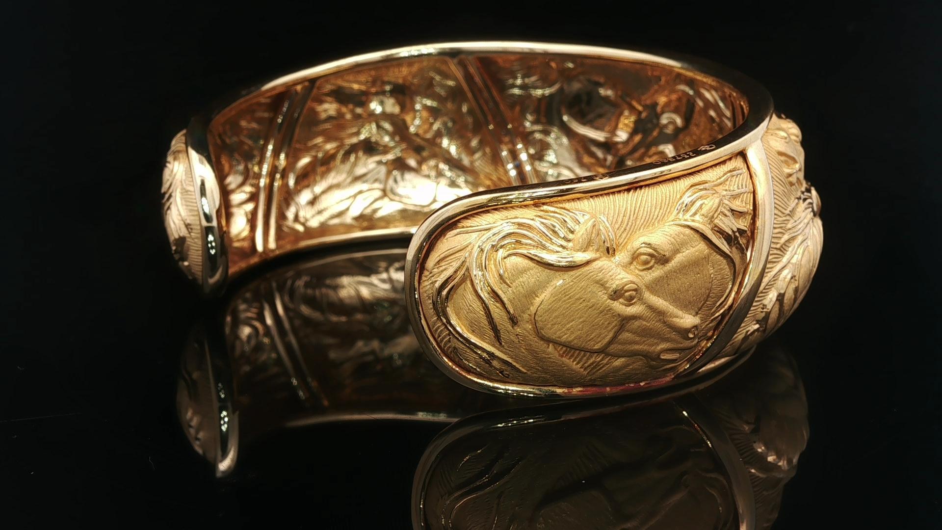 Carrera Y Carrera 18k Yellow Gold Diamond Horse Repousse Wide Open Cuff Bracelet For Sale 2