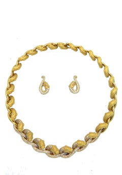 Carrera y Carrera 18 Karat Yellow Gold and Diamond Necklace and Earring Set