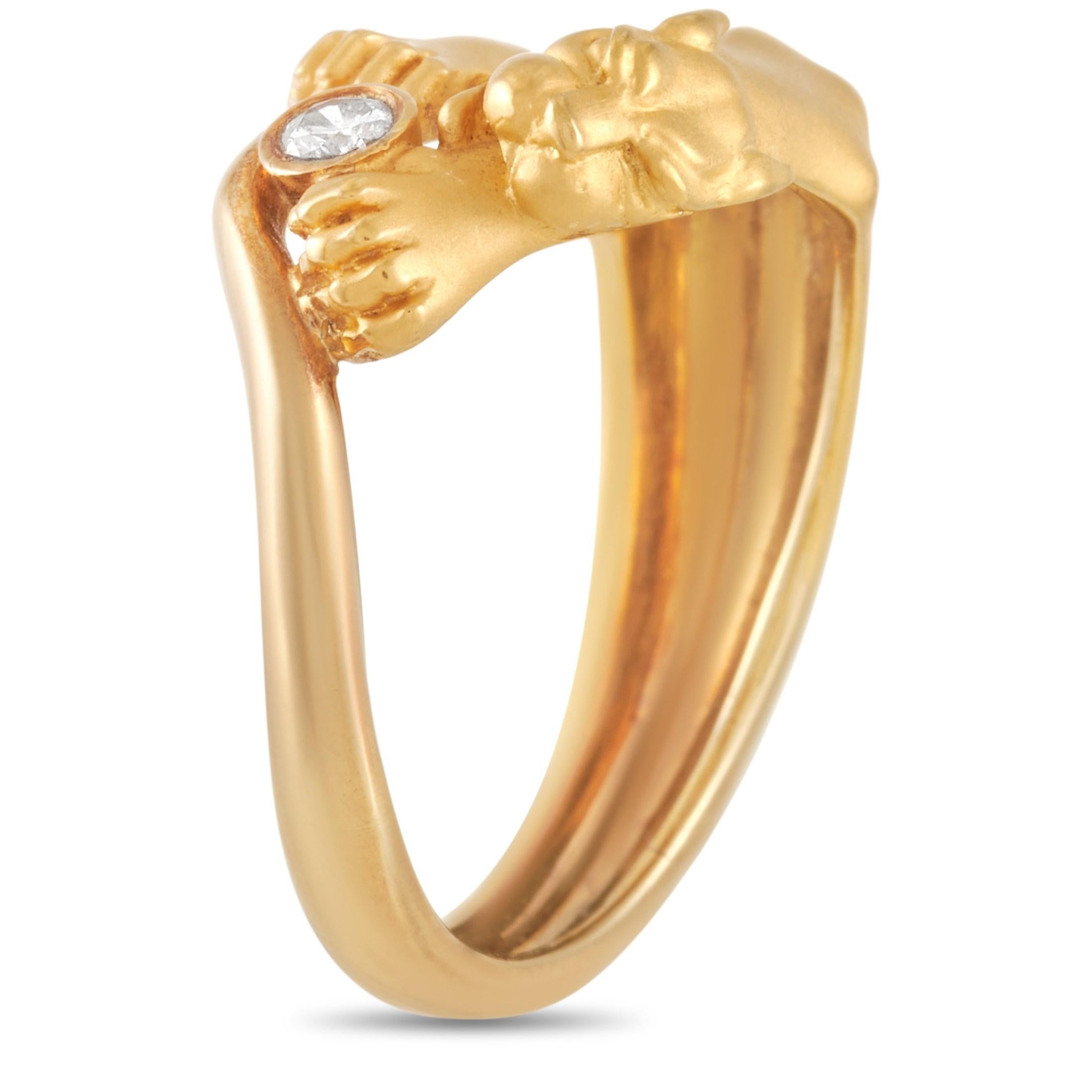 This Carrera Y Carrera Panther 18K Yellow Gold Diamond Ring is definitely unique. The ring is made with 18K yellow gold and features a yellow gold panther alongside a single round cut diamond. The ring has a band thickness of 5 mm, a top height of 3