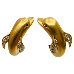 Carrera y Carrera Boucles d'oreilles dauphins en or jaune 18 carats, diamants et rubis