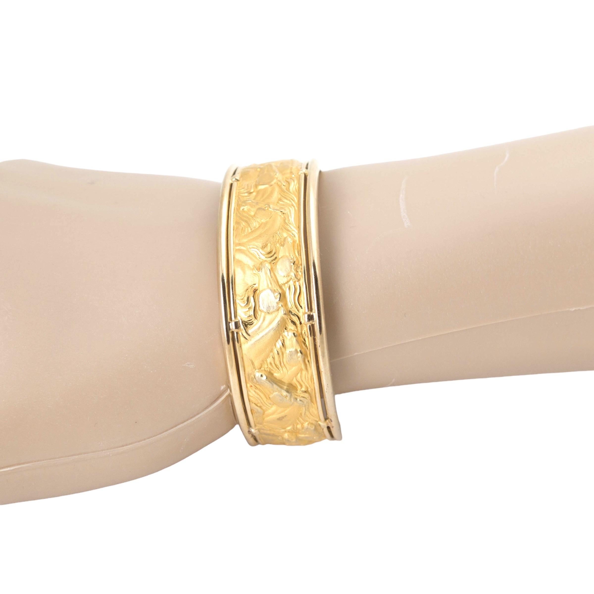 Art Nouveau Carrera y Carrera 18k Yellow Gold Equestrian Horses Cuff Bracelet For Sale