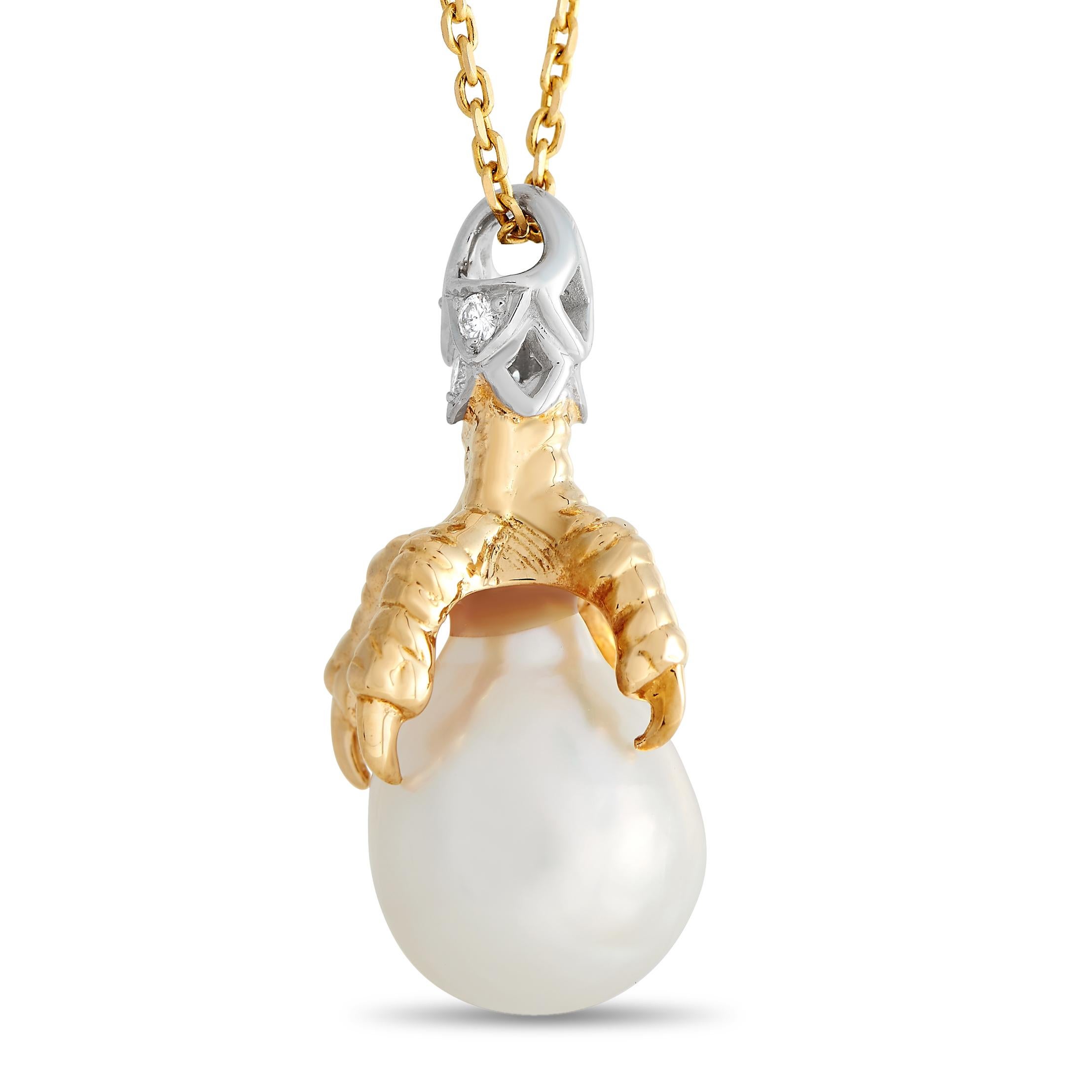 This beautiful and meaningful two-toned necklace from Carrera y Carrera is perfect for someone whose spirit animal is the eagle. The necklace has a yellow gold chain holding a white gold bail connected to an 18K yellow gold setting sculpted like an
