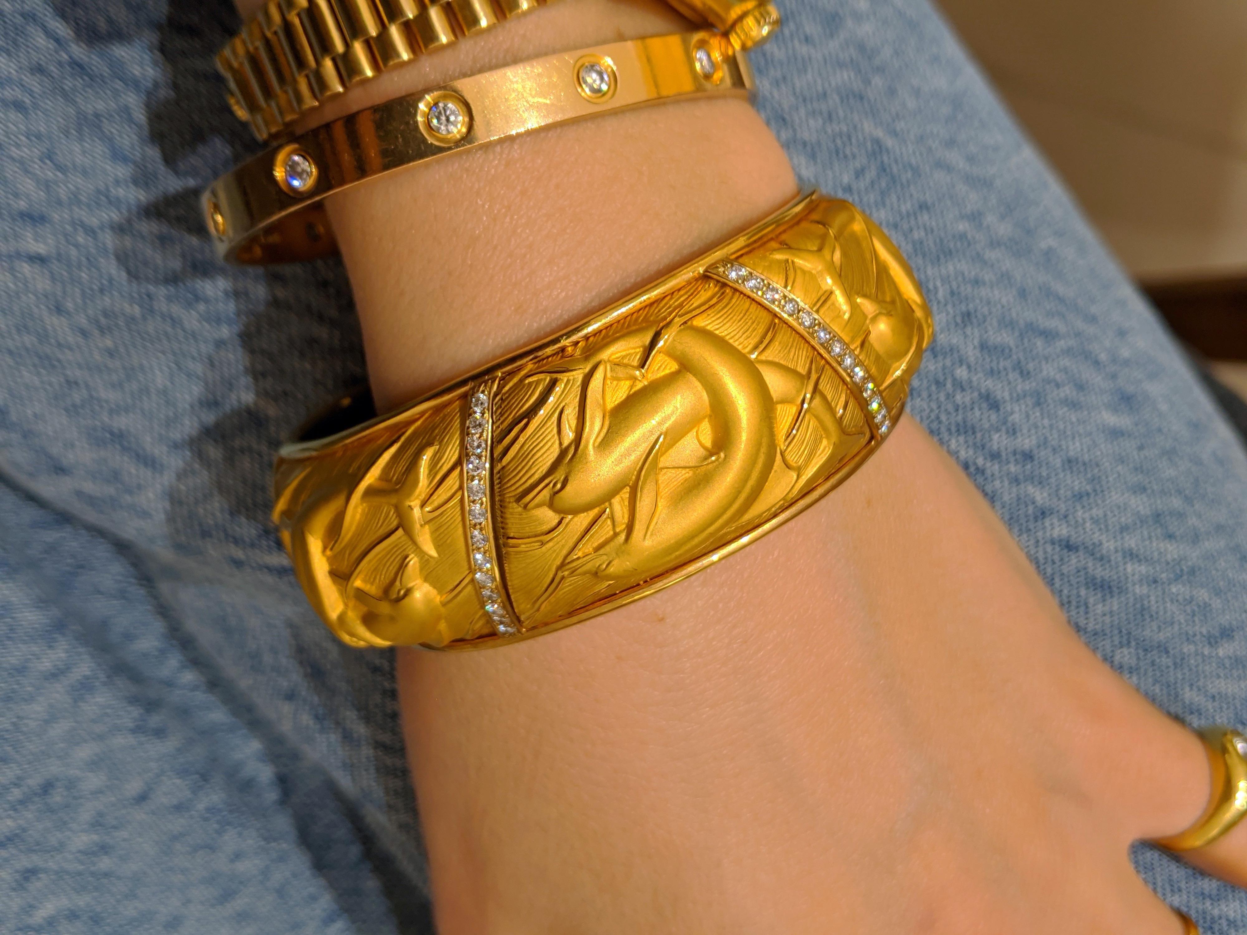Round Cut Carrera Y Carrera 18 Karat YG 