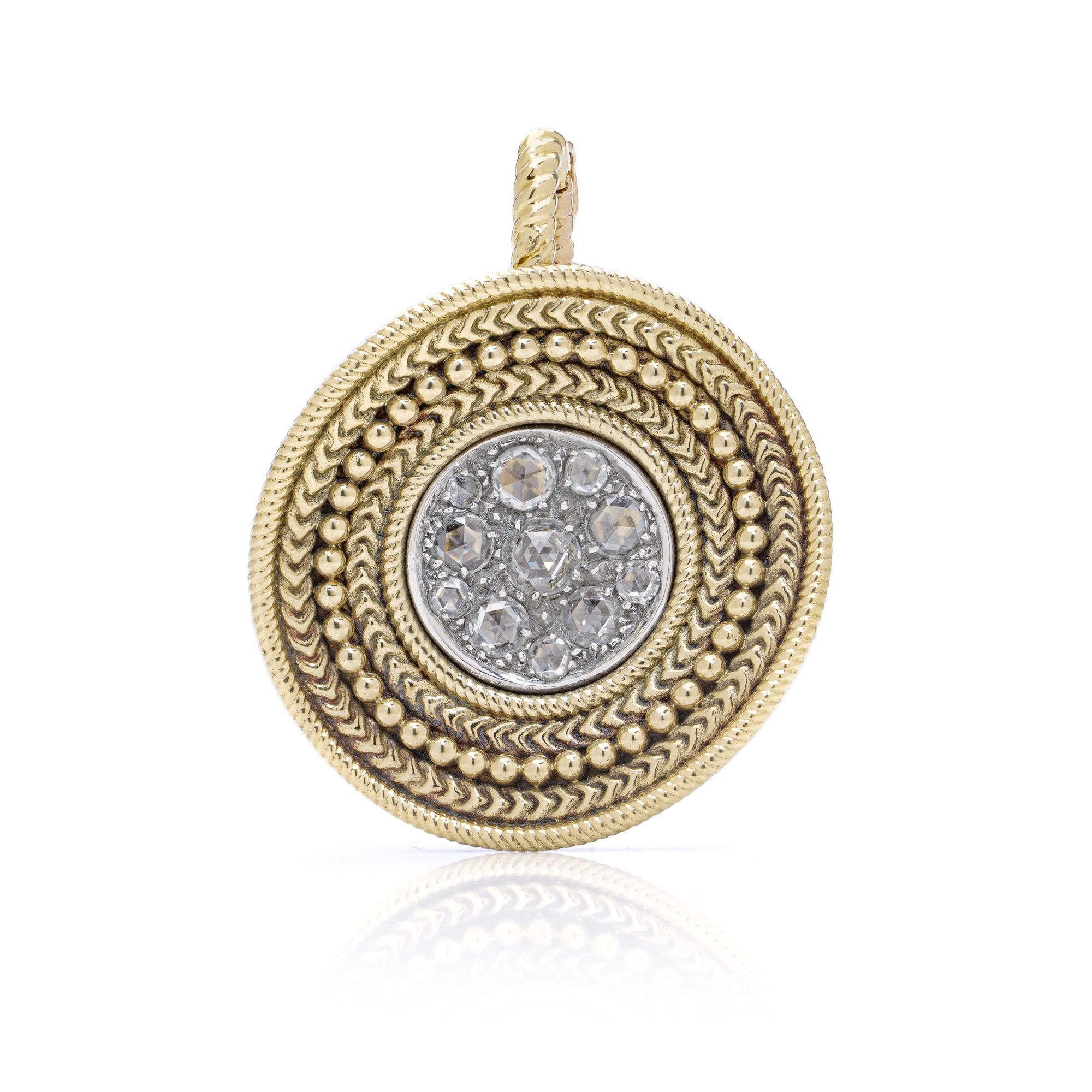 Pendentif finement ouvragé du célèbre joaillier espagnol Carrera y Carrera, ce modèle de la collection 