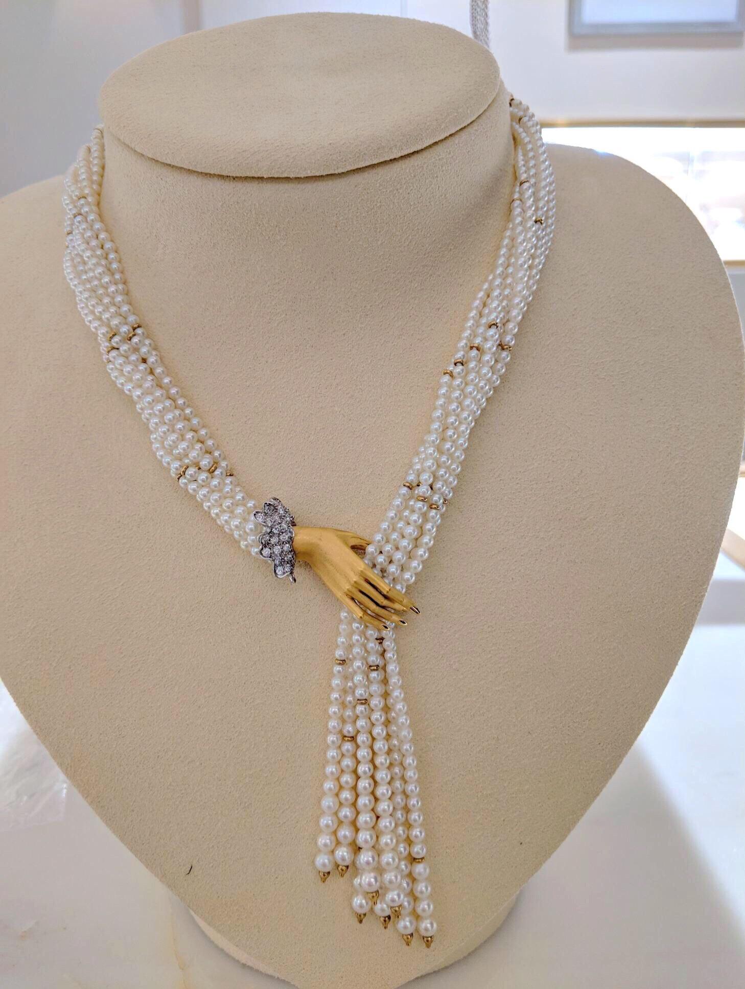 Carrera y Carrera Collana a spirale di perle in oro 18 carati con diamante a mano da 0,62 carati In condizioni ottime in vendita a New York, NY