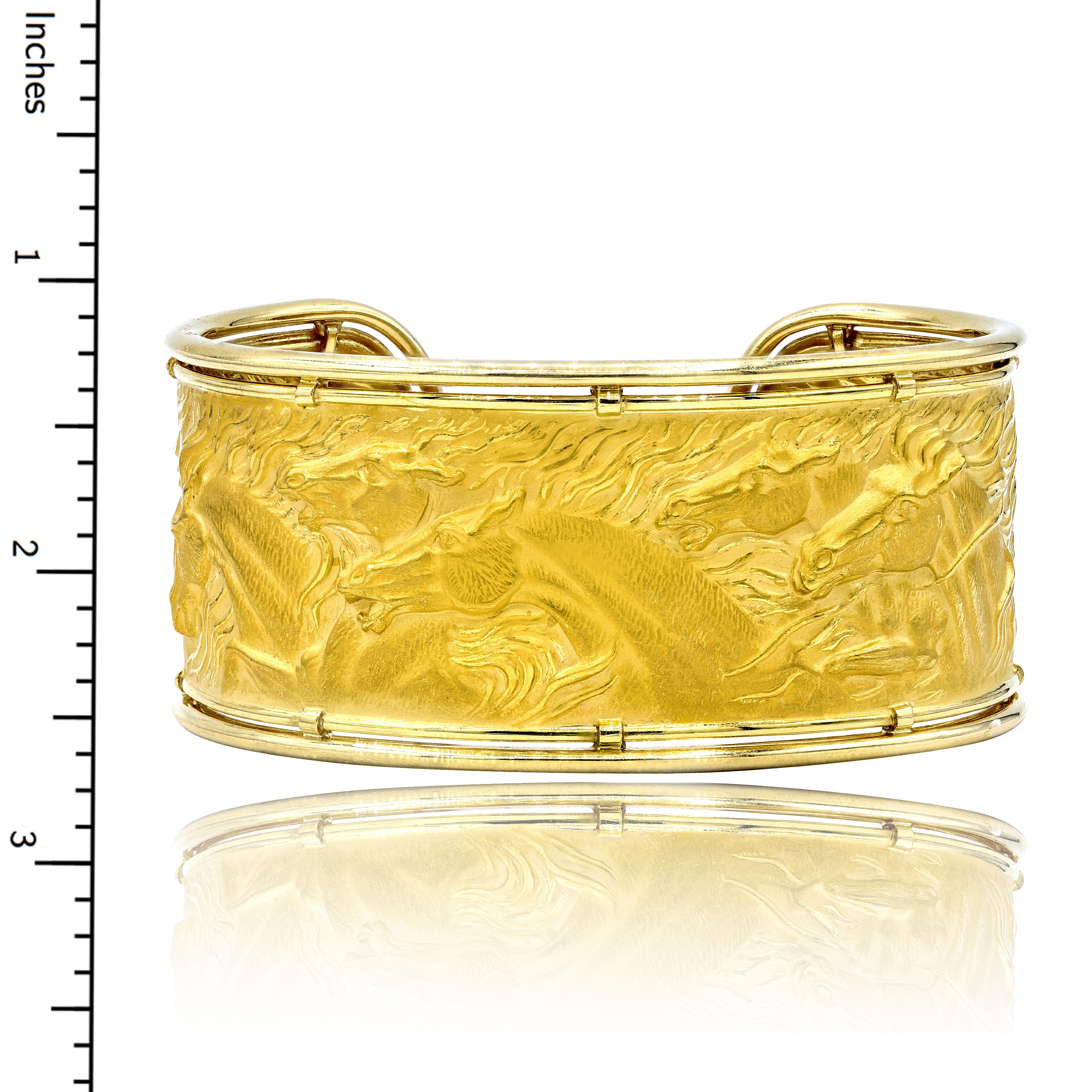Carrera y Carrera 18 Karat Yellow Gold Horse Cuff  In New Condition In New York, NY