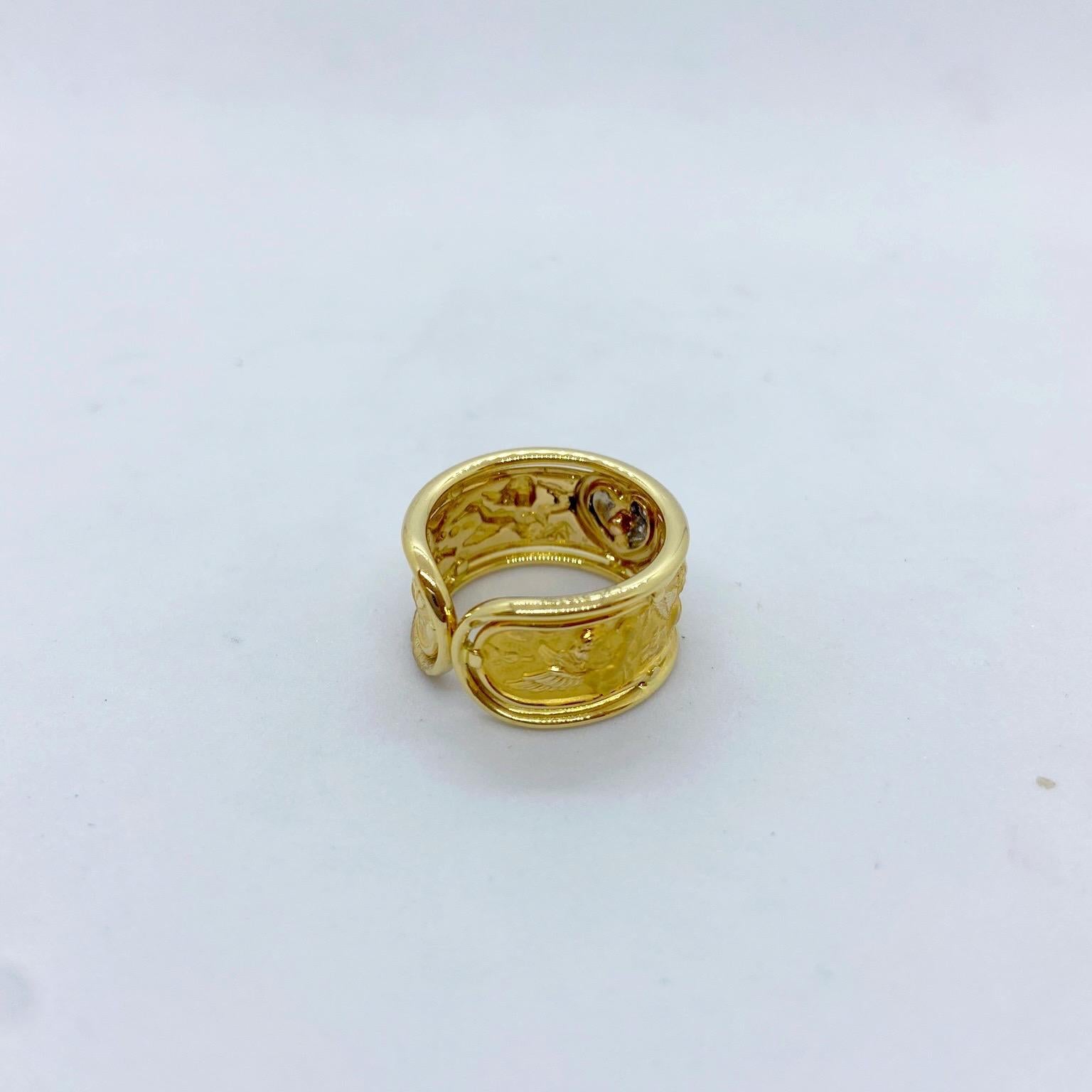 Romantic Carrera y Carrera 18 Karat Yellow Gold Band with Angels and Diamond Heart Center