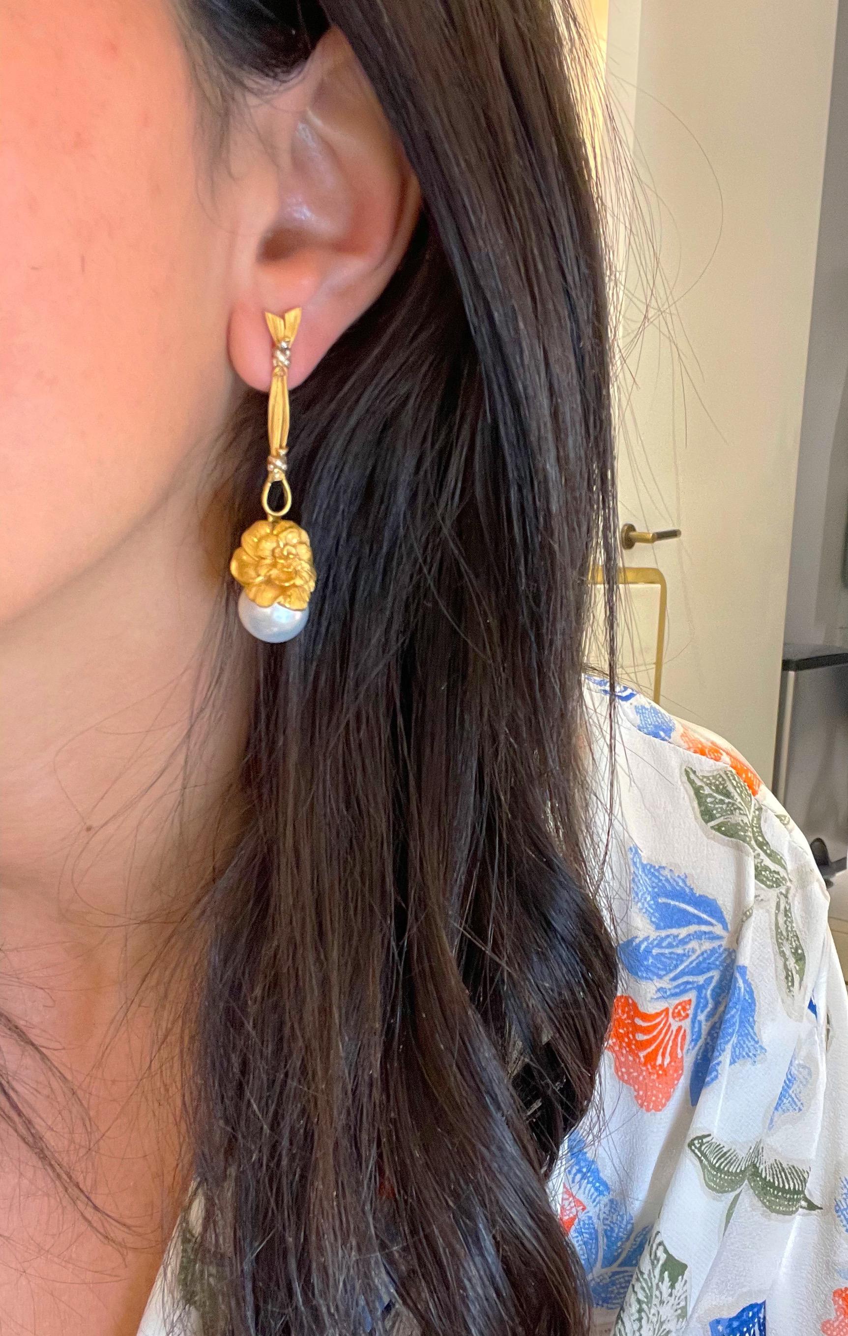 Carrera y Carrera 18kt Yellow Gold Gardenia Earrings with South Sea Pearls In New Condition For Sale In New York, NY
