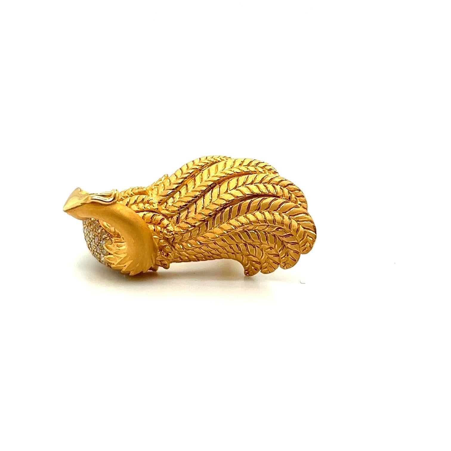 Carrera Y Carrera 18 Karat Yellow Gold Heron Ring with .40cts Diamonds For Sale 1