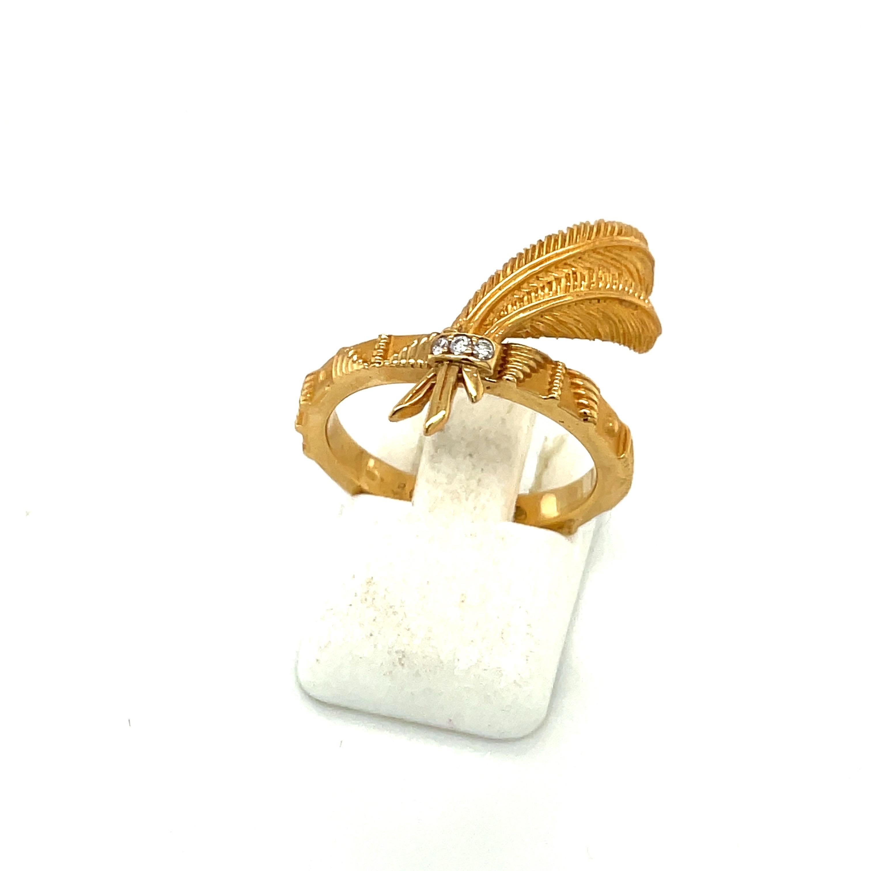 Carrera Y Carrera 18KT Gelbgold Indischer Kopf Kleid Ring Diamant 0,03 Karat (Zeitgenössisch) im Angebot
