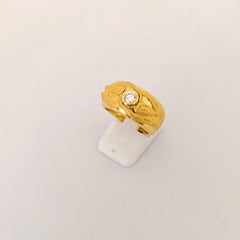 Carrera Y Carrera 18 Karat Yellow Gold Nude Figures with Diamond 0.25 Carat Ring