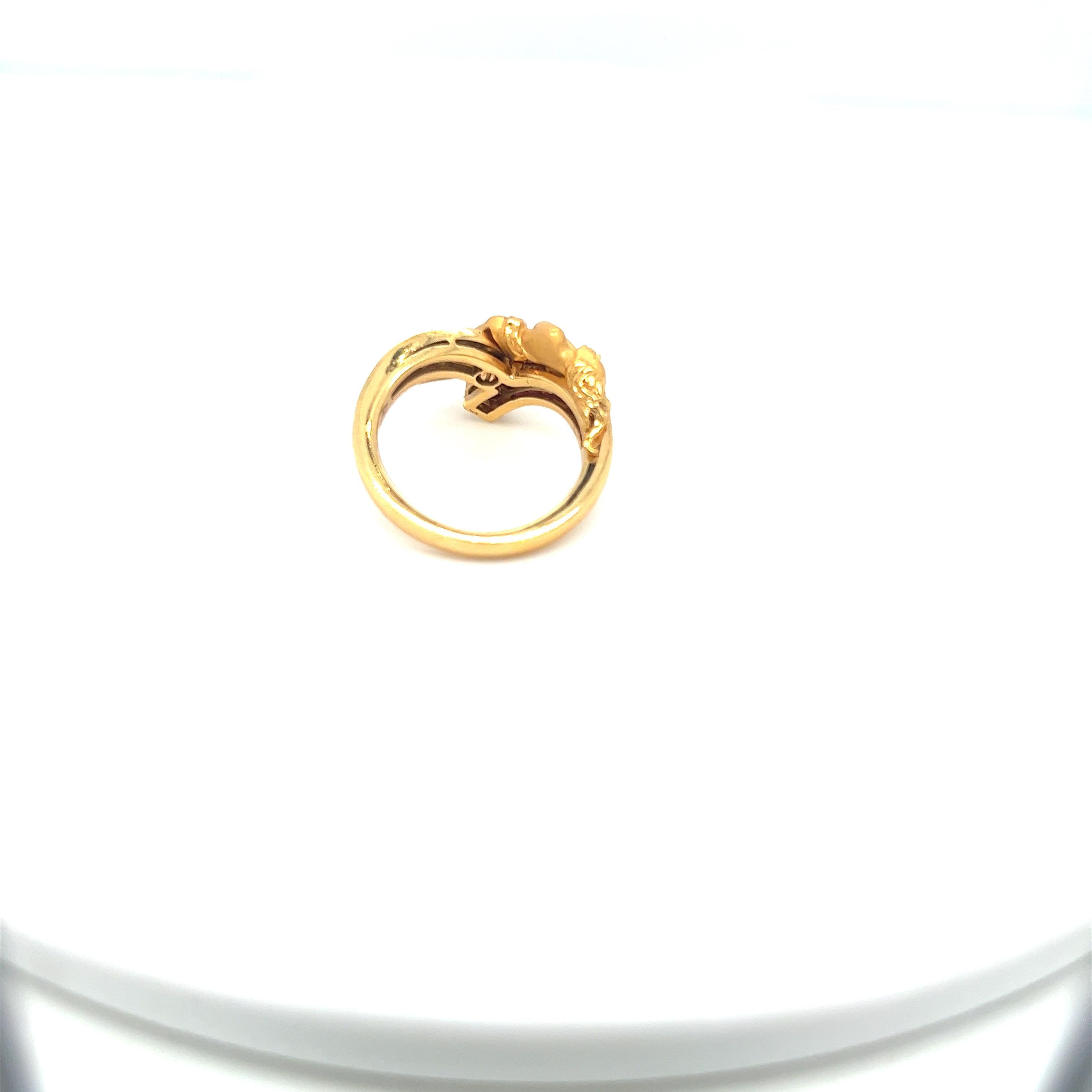 Carrera Y Carrera 18KT Yellow Gold Reclining Nude Ring with Diamonds & Rubies In New Condition For Sale In New York, NY
