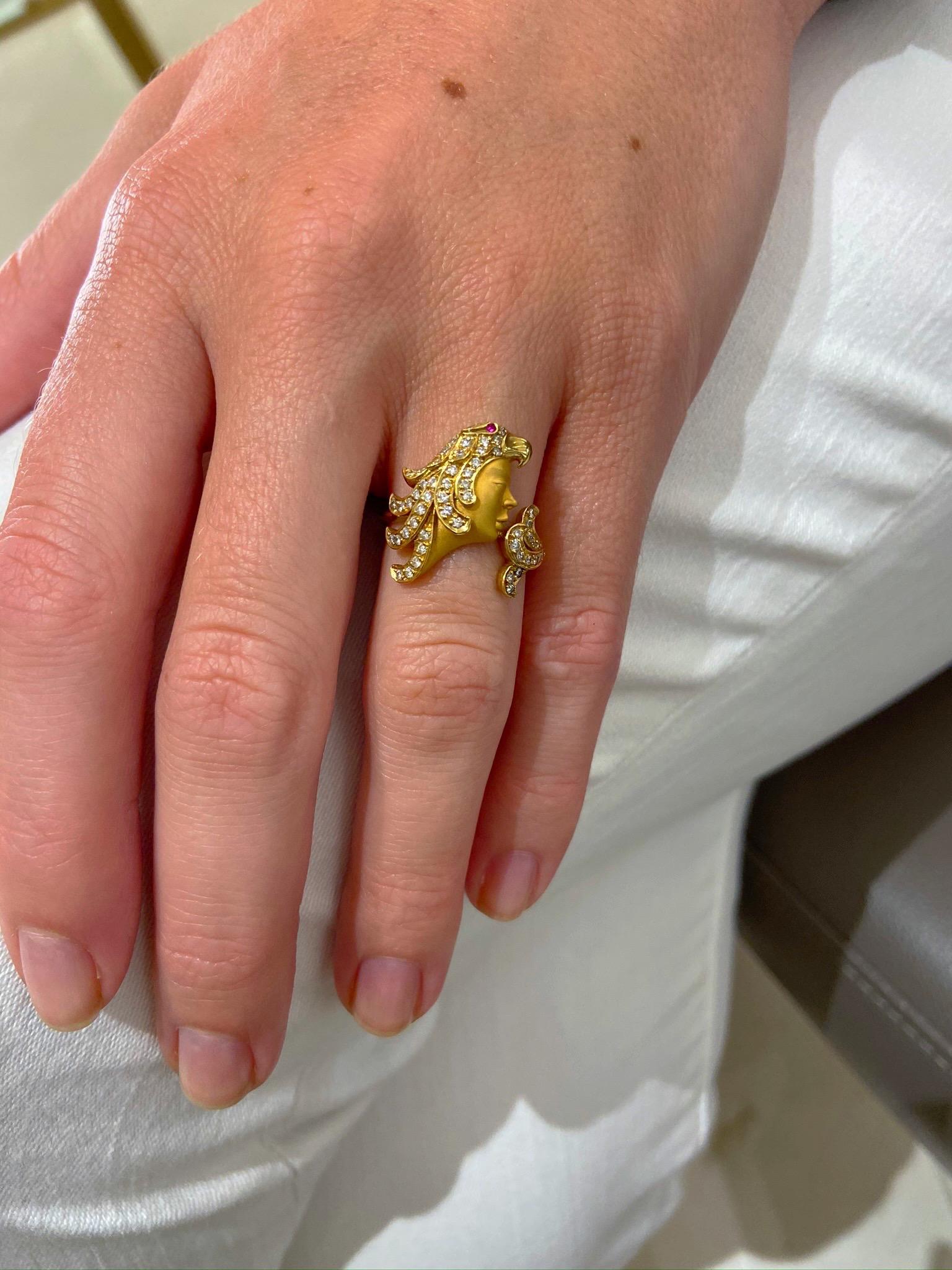 Artisan Carrera y Carrera 18 Karat Yellow Gold Woman with Diamond Parrot Headress Ring For Sale