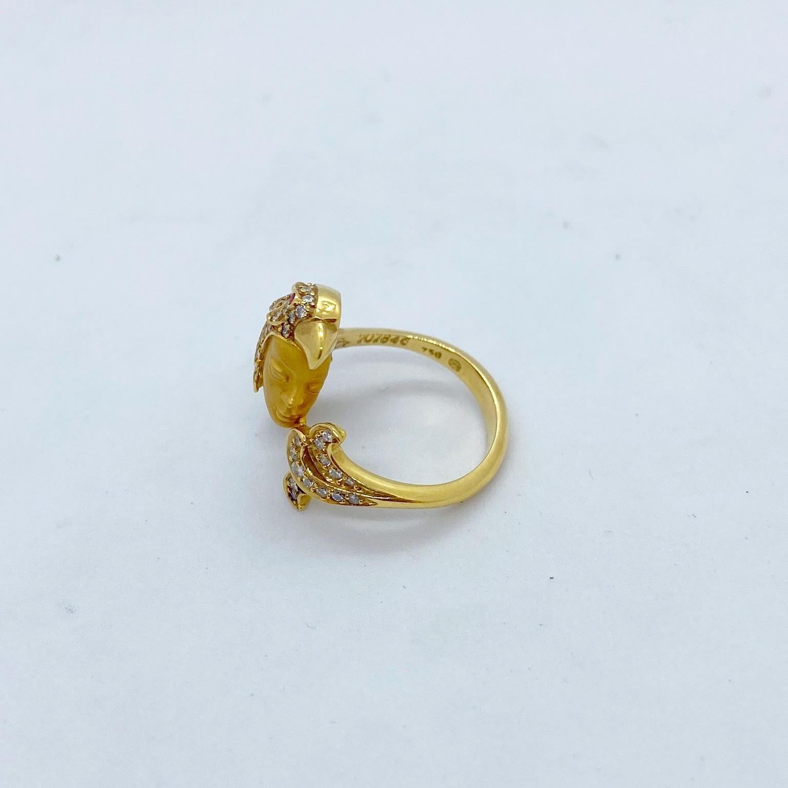 Women's or Men's Carrera y Carrera 18 Karat Yellow Gold Woman with Diamond Parrot Headress Ring For Sale