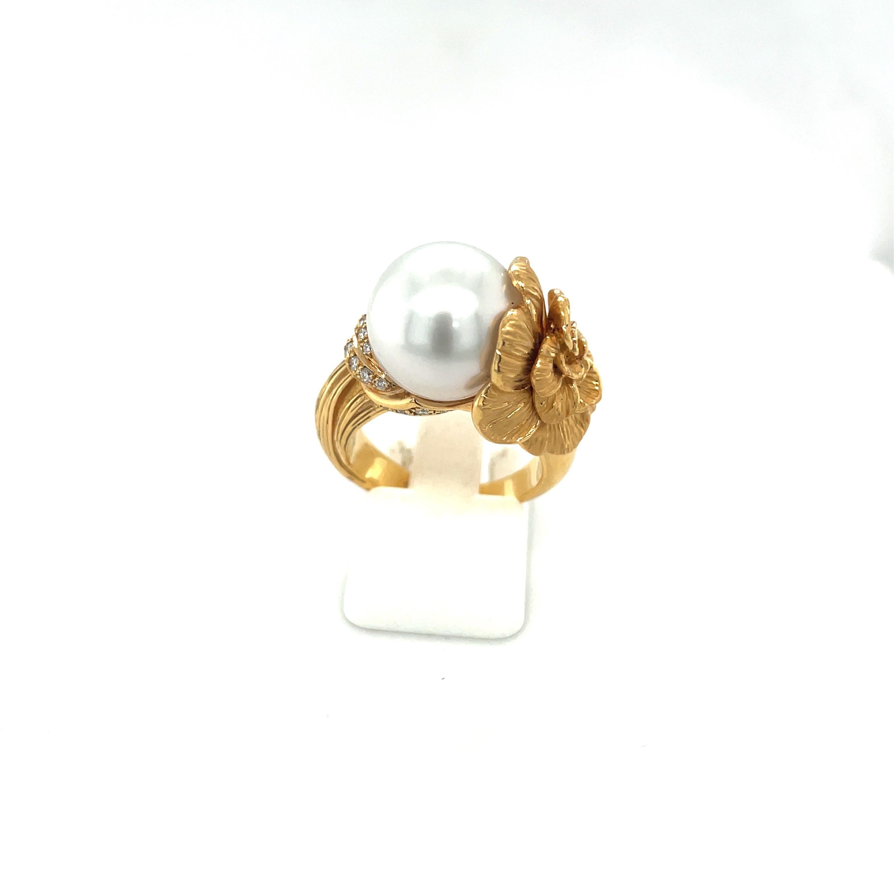 Round Cut Carrera Y Carrera 18KT YG Gardenia Ring .17Ct. Diamond South Sea Pearl For Sale