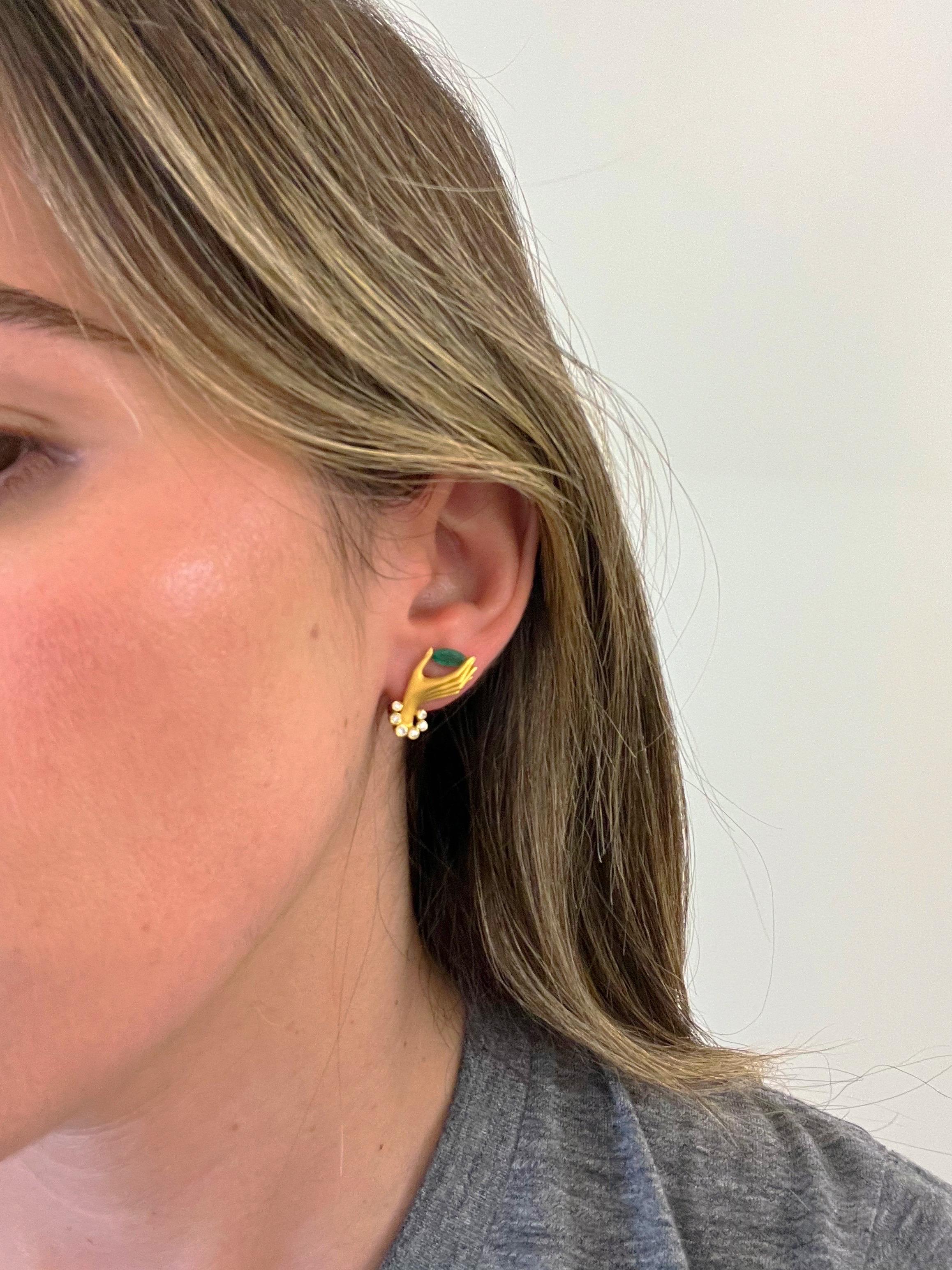 Carrera Y Carrera has built its its famous name on figurative designs, an obsession with surface finishes, and a compelling way of seeing beauty in art and nature.
These 18 karat yellow gold earrings are a perfect example of Carrera's iconic