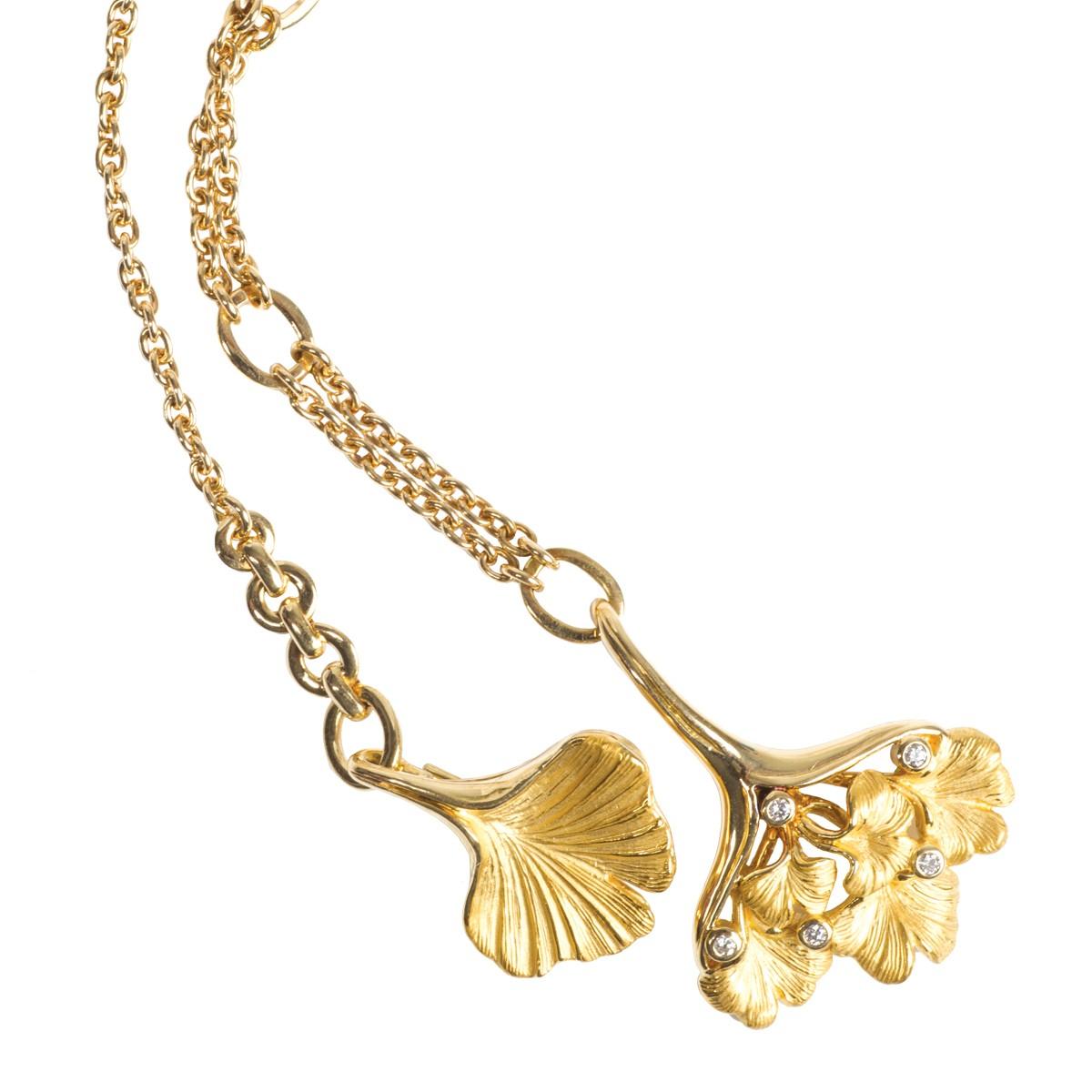 Carrera y Carrera 18 Karat Yellow Gold Diamond Ginkgo Leaf Lariat Necklace In Good Condition For Sale In San Diego, CA