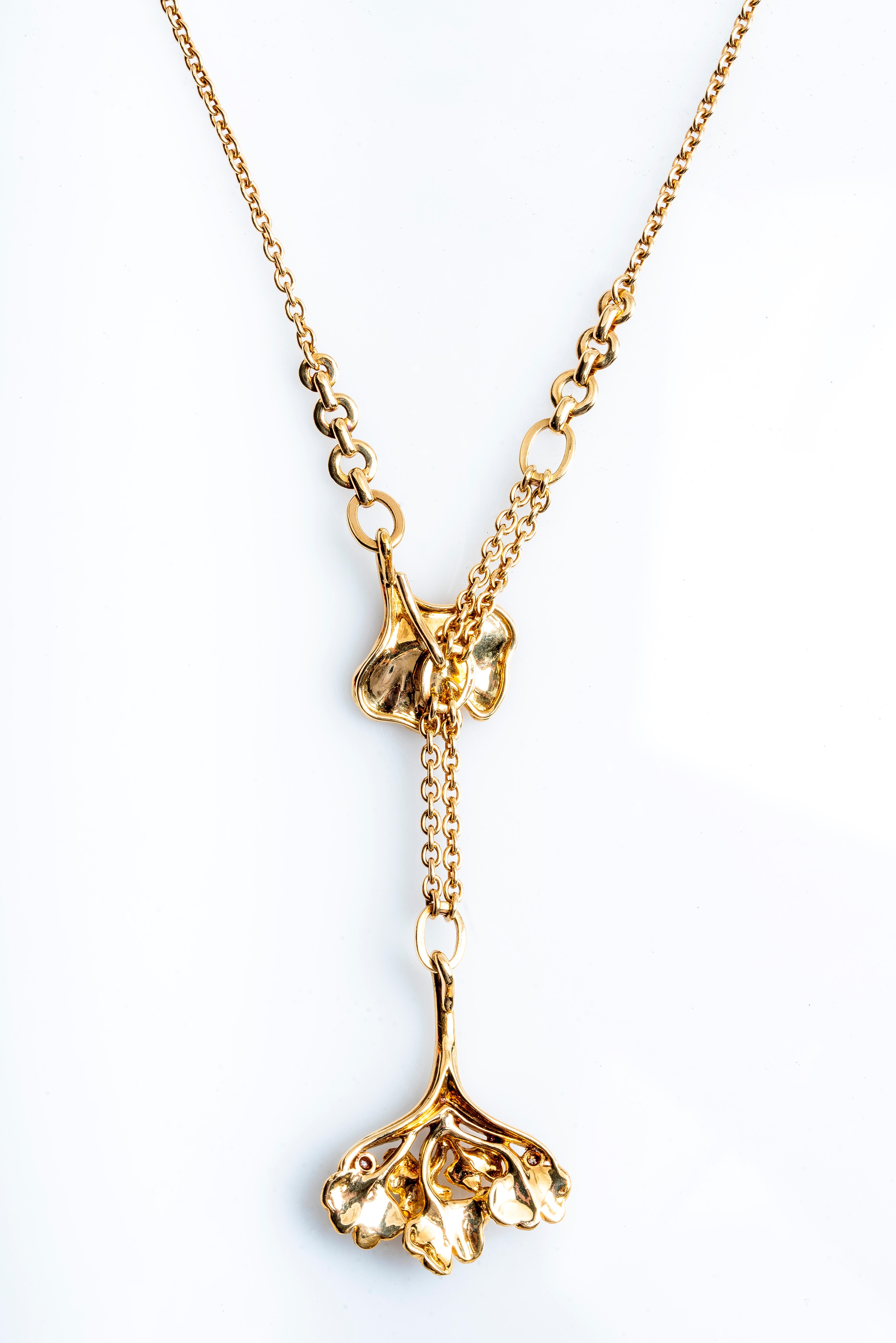 Women's or Men's Carrera y Carrera 18 Karat Yellow Gold Diamond Ginkgo Leaf Lariat Necklace For Sale