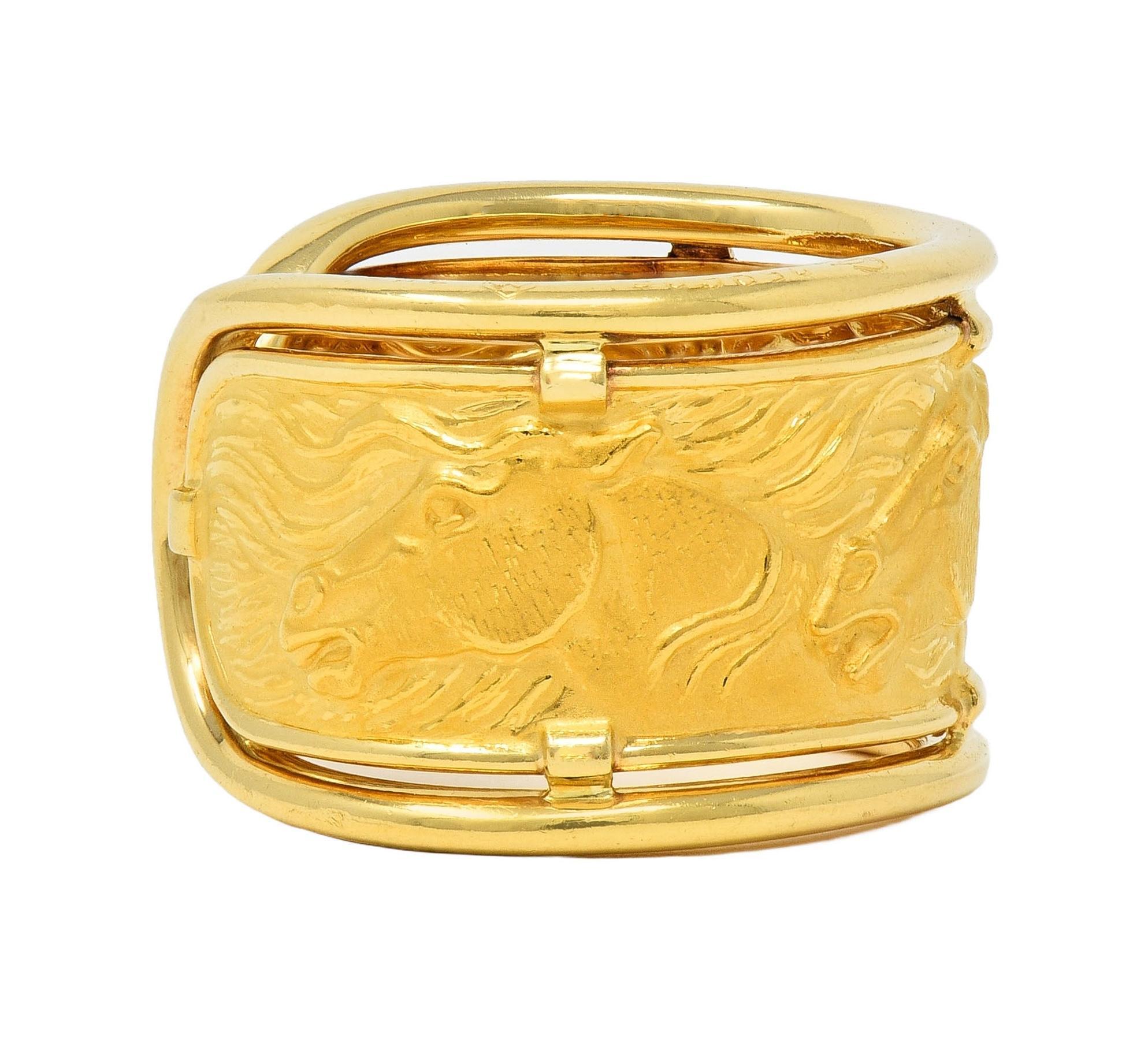 Women's or Men's Carrera Y Carrera 1980's 18 Karat Yellow Gold Ecuestre Horse Vintage Band Ring