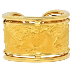 Carrera Y Carrera 1980's 18 Karat Yellow Gold Ecuestre Horse Vintage Band Ring