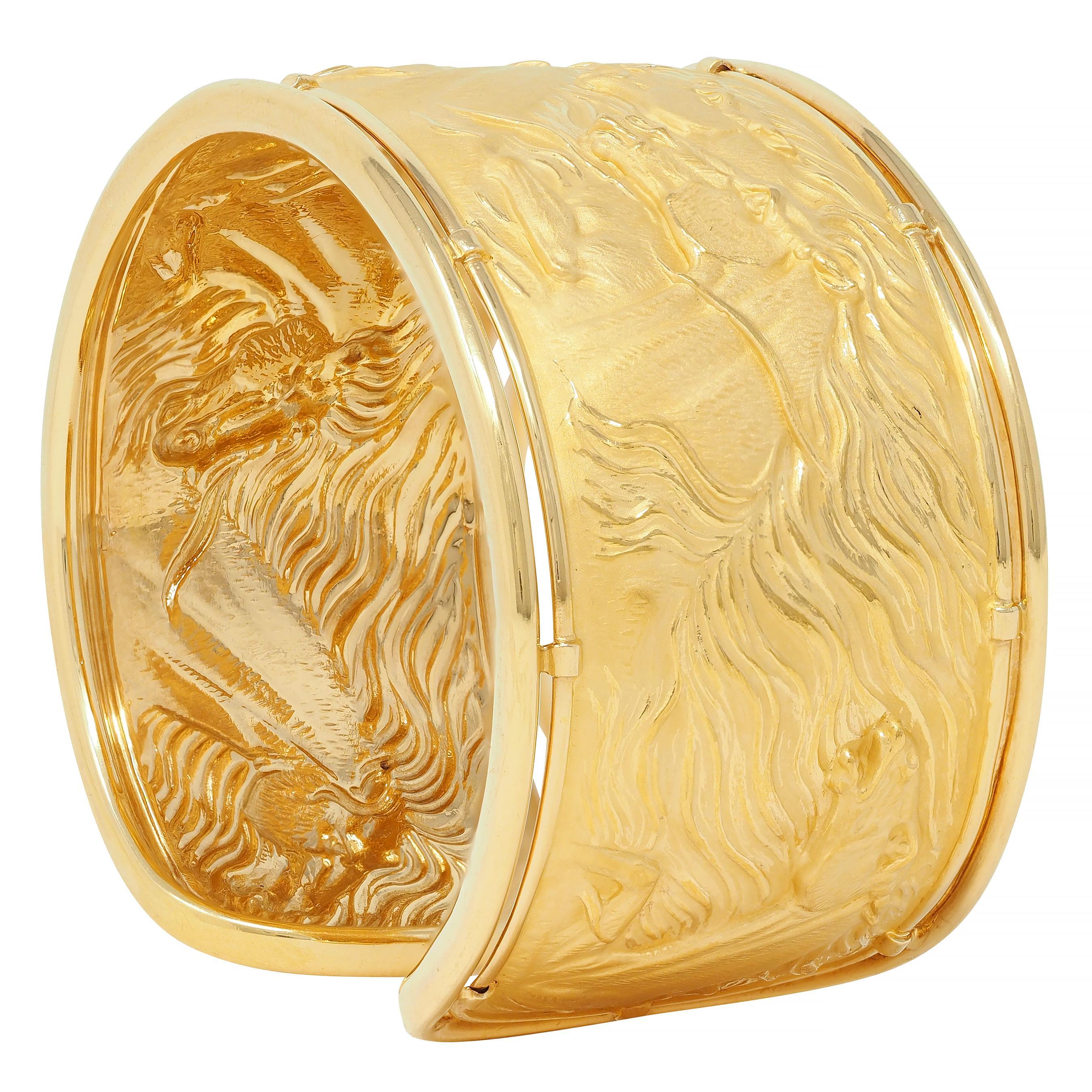 Carrera Y Carrera 1980's 18K Yellow Gold Ecuestre Horse Vintage Cuff Bracelet 4