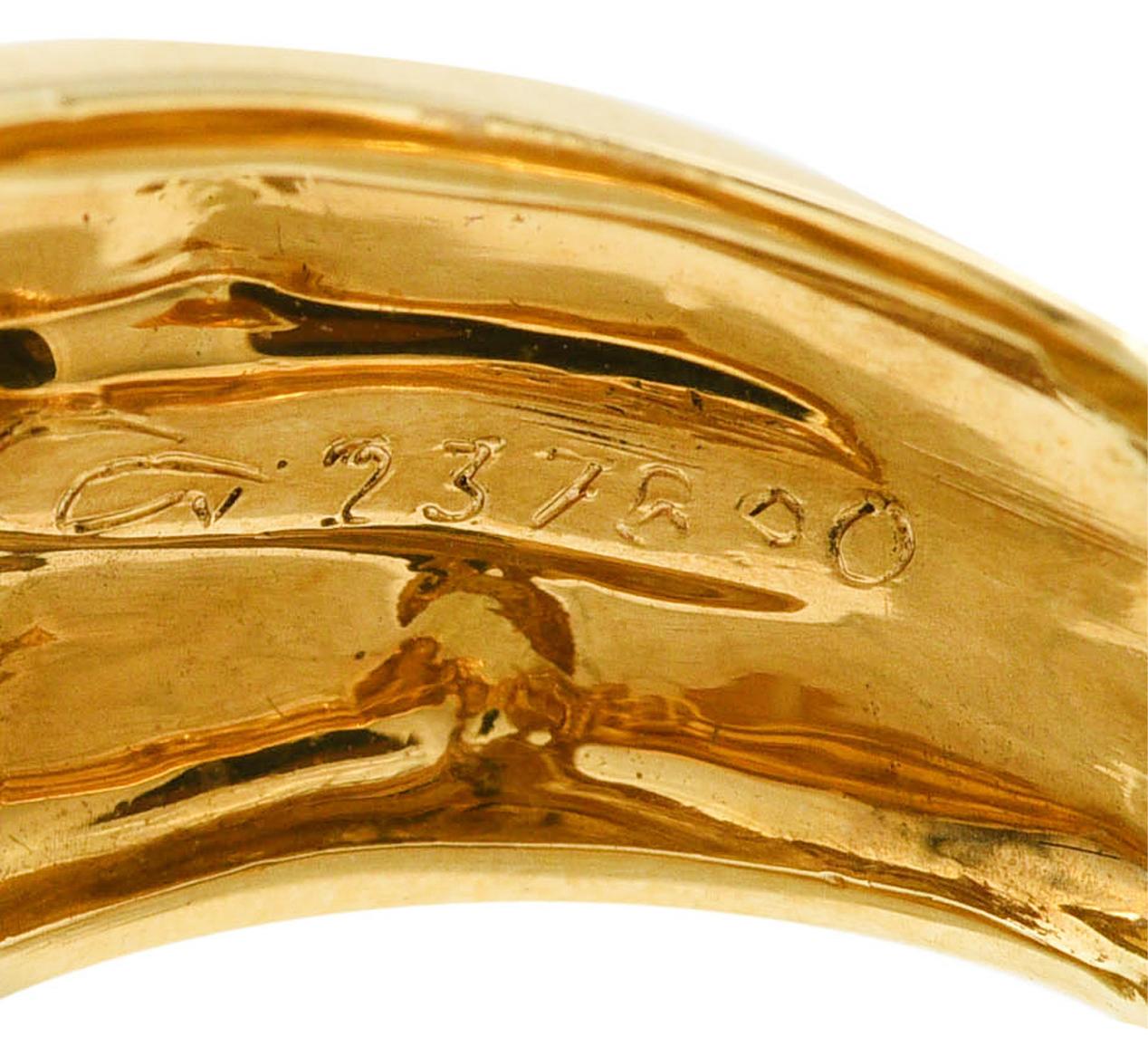 Women's or Men's Carrera y Carrera 1990's 18 Karat Yellow Gold Repoussé Cherub Vintage Band Ring