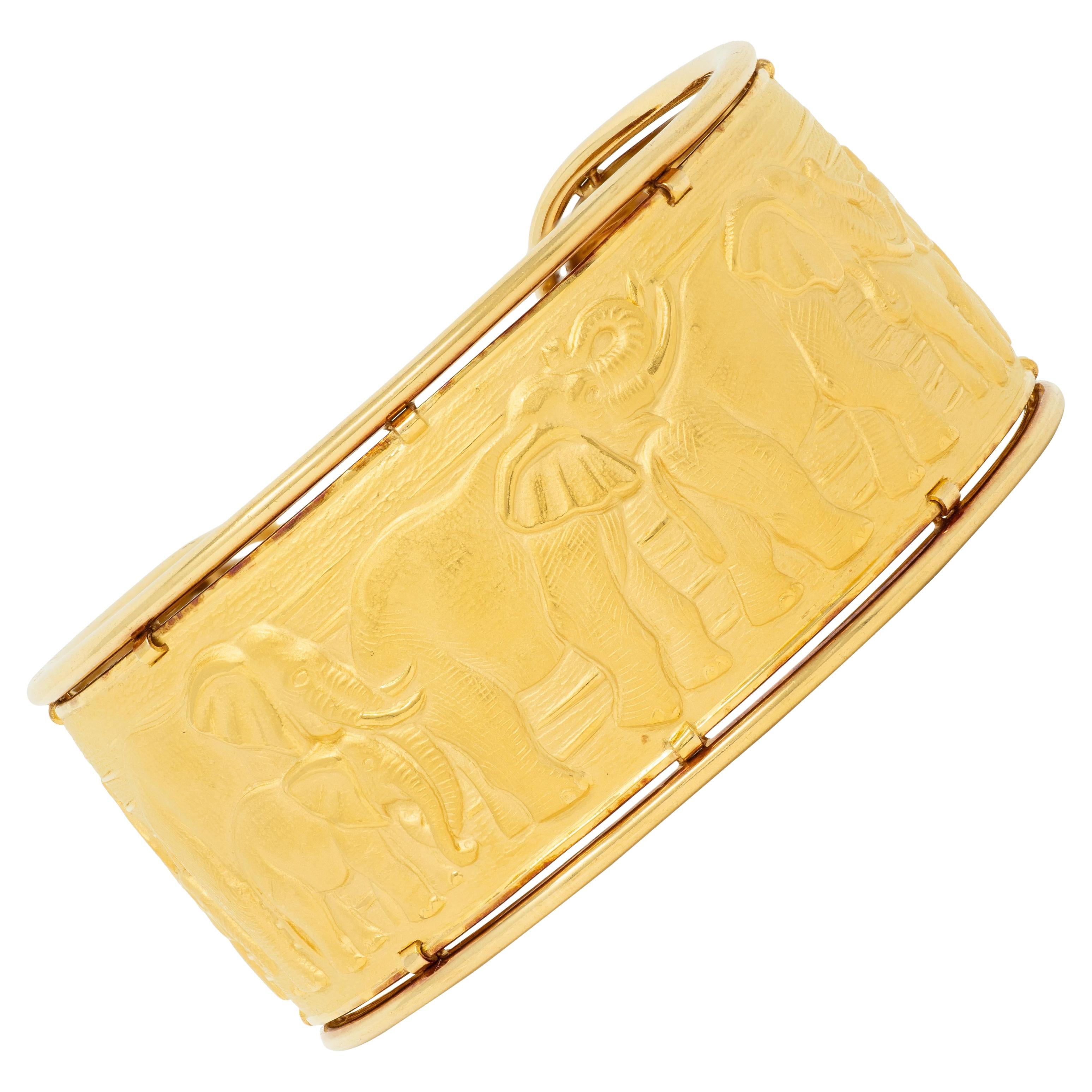 Carrera y Carrera 1990
s 18 Karat Yellow Gold Vintage Elephant Cuff Bracelet