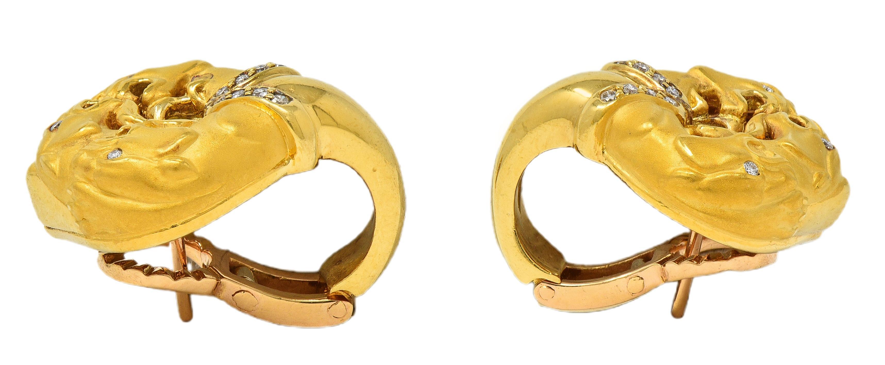 Carrera y Carrera 2000's Diamant 18 Karat Gelbgold Dreifach-Panther-Ohrringe im Angebot 2