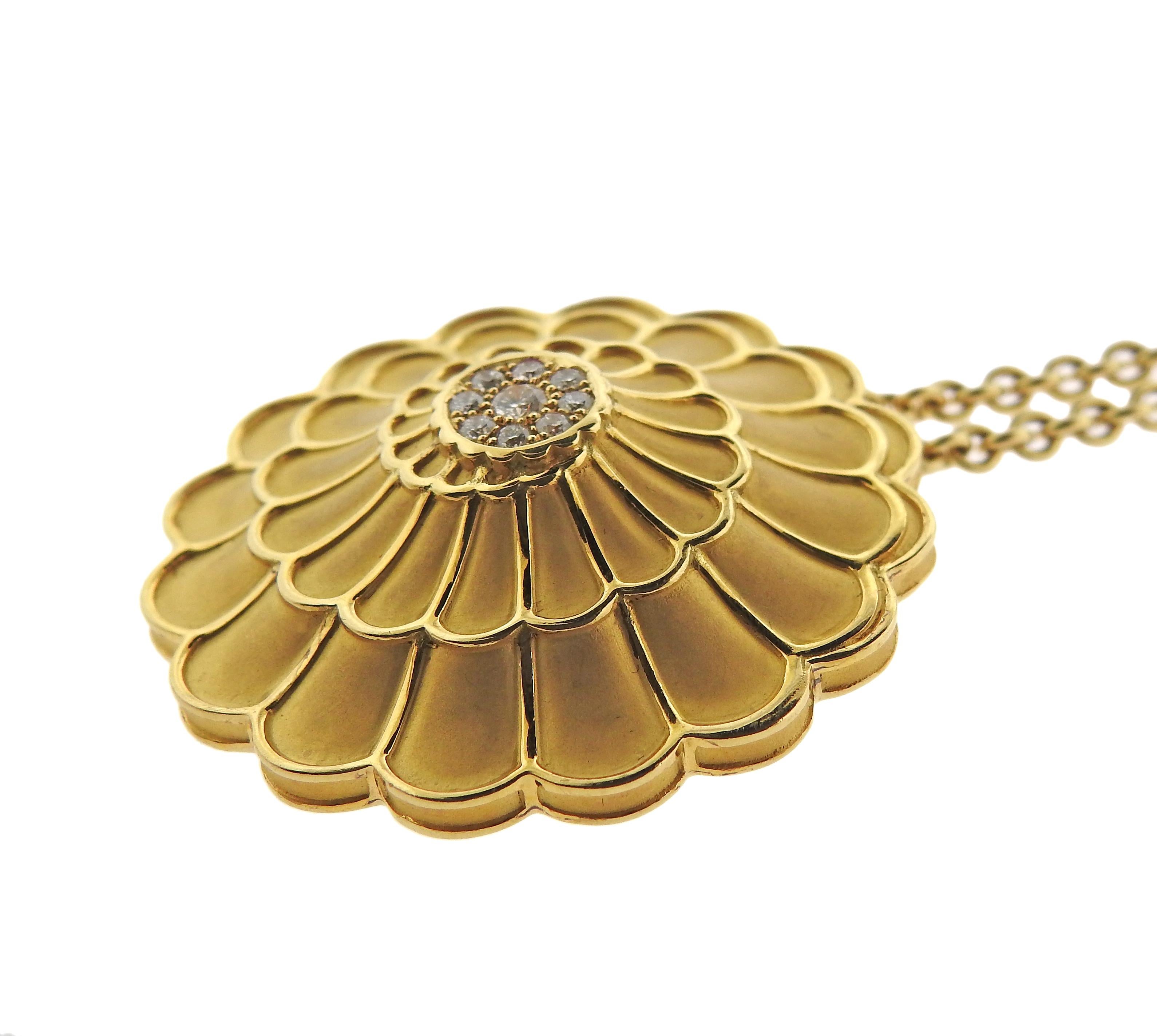 Round Cut Carrera y Carrera Afrotita Diamond Gold Swirl Pendant Necklace