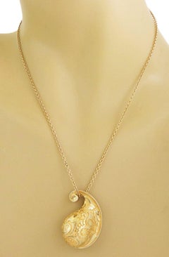 Carrera y Carrera Aqua Dome Pendant Necklace in 18k Yellow Gold