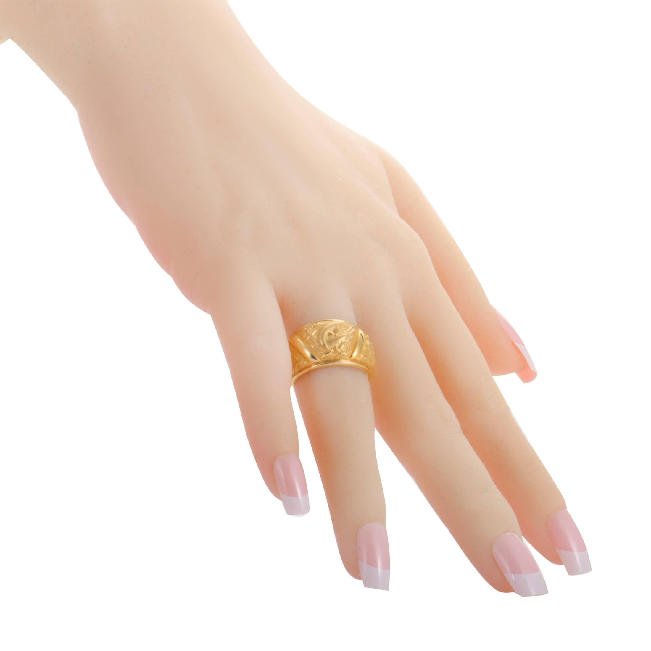 Carrera y Carrera Bestiario Wide 18 Karat Yellow Gold Dolphin Band Ring In New Condition In Southampton, PA
