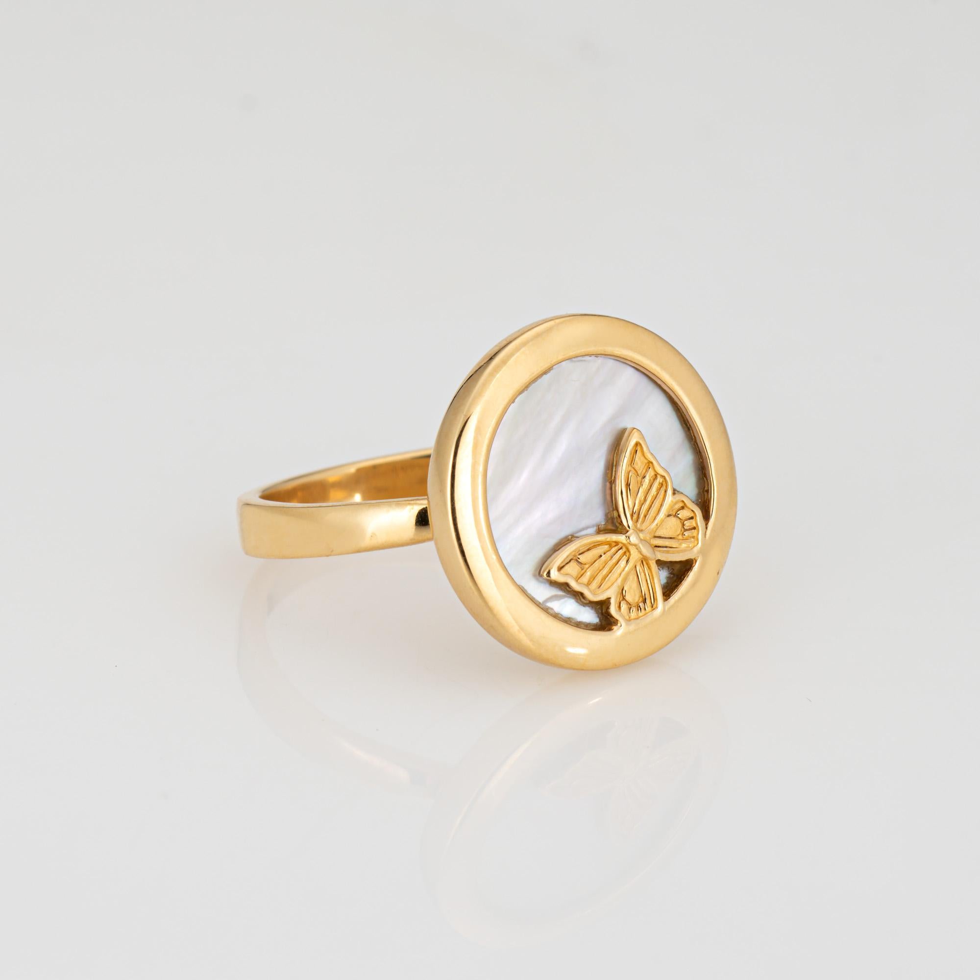 Contemporary Carrera y Carrera Butterfly Ring Sz 7.5 Mother of Pearl 18k Yellow Gold Jewelry For Sale
