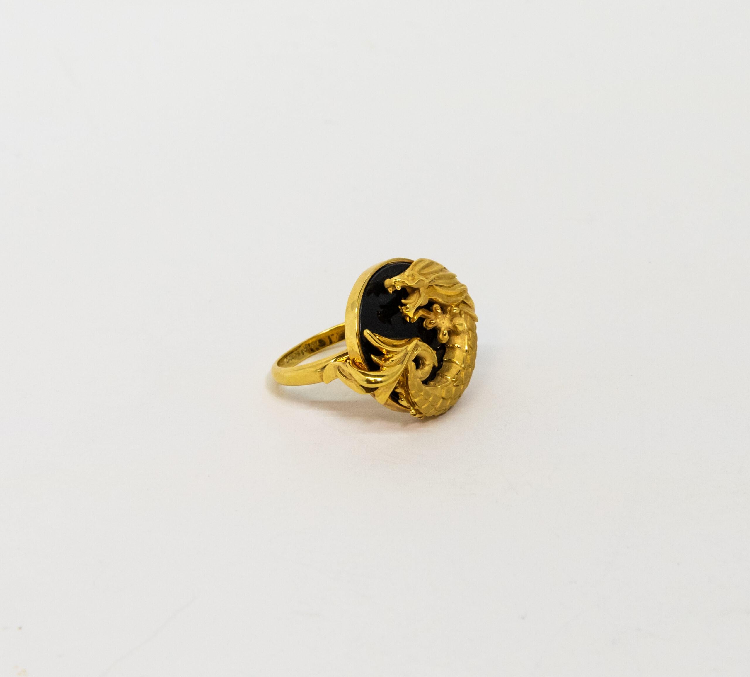 Carrera y Carrera Circles of Fire 18k Yellow Gold and Onyx Ring, 10076464 In New Condition For Sale In North Miami Beach, FL